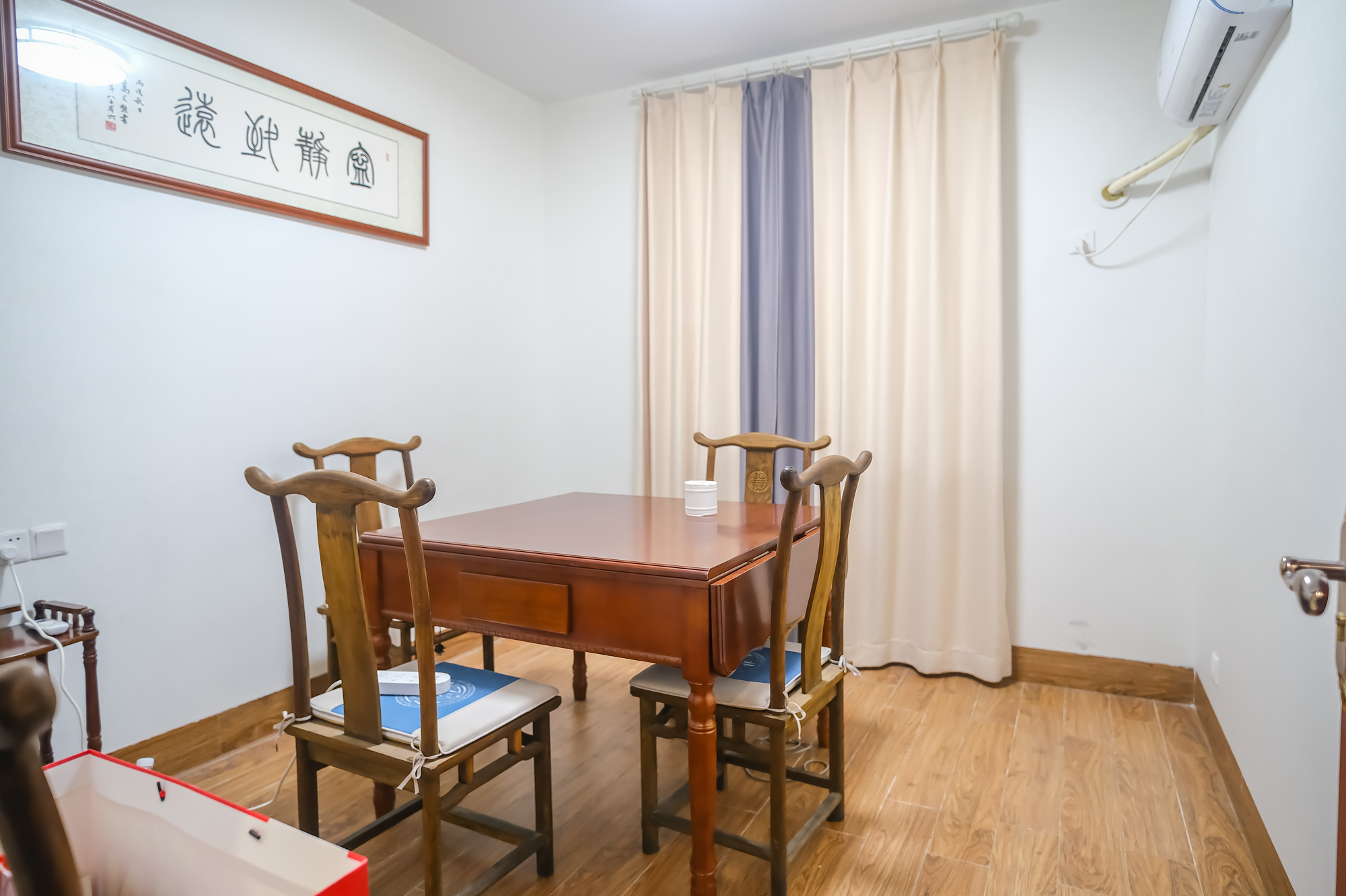 和悦城(蟠龙景苑)  3室2厅2卫   83.00万卧室