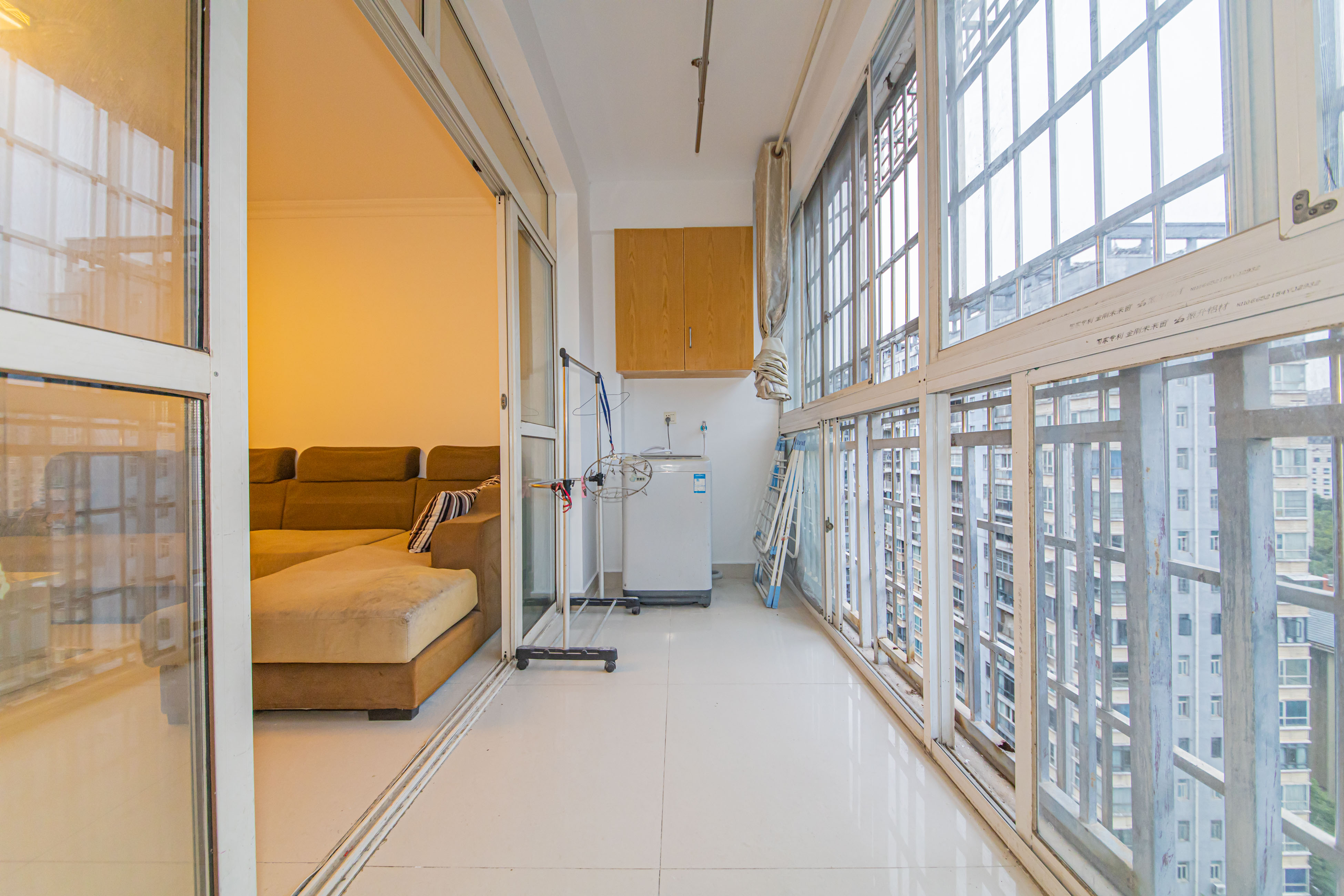 柠檬丽都  3室2厅2卫    88.0万 柠檬丽都  3室2厅2卫    88.0万客厅