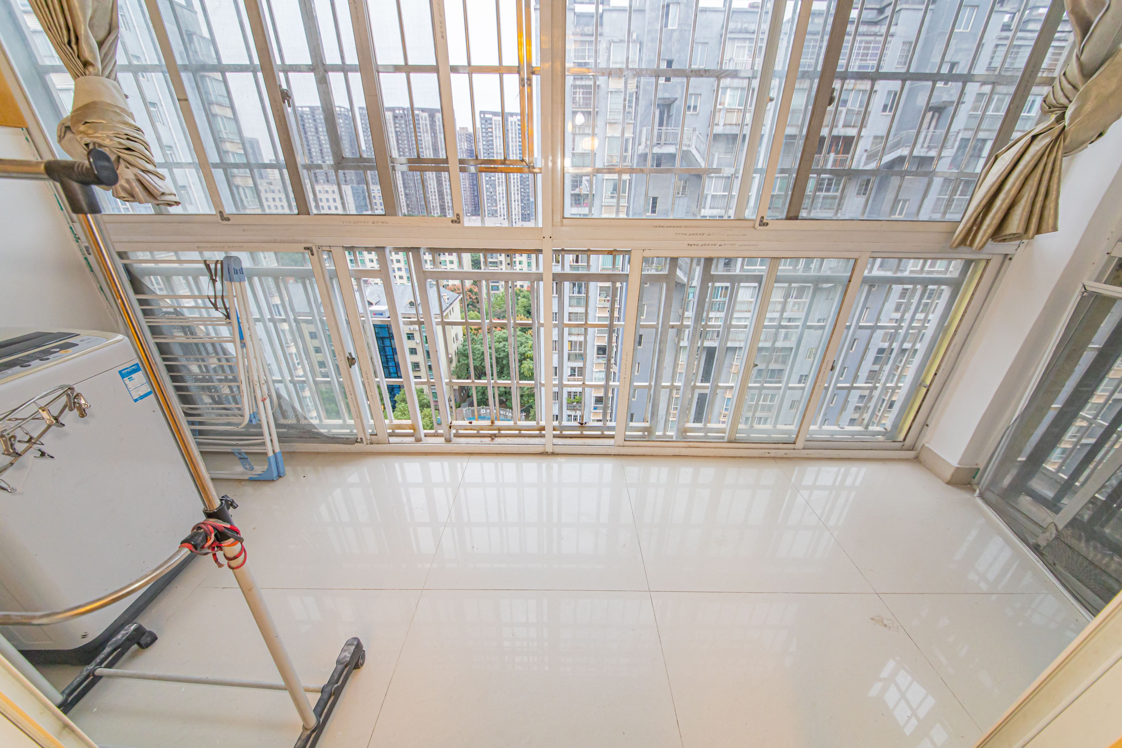 柠檬丽都  3室2厅2卫    88.0万 柠檬丽都  3室2厅2卫    88.0万客厅