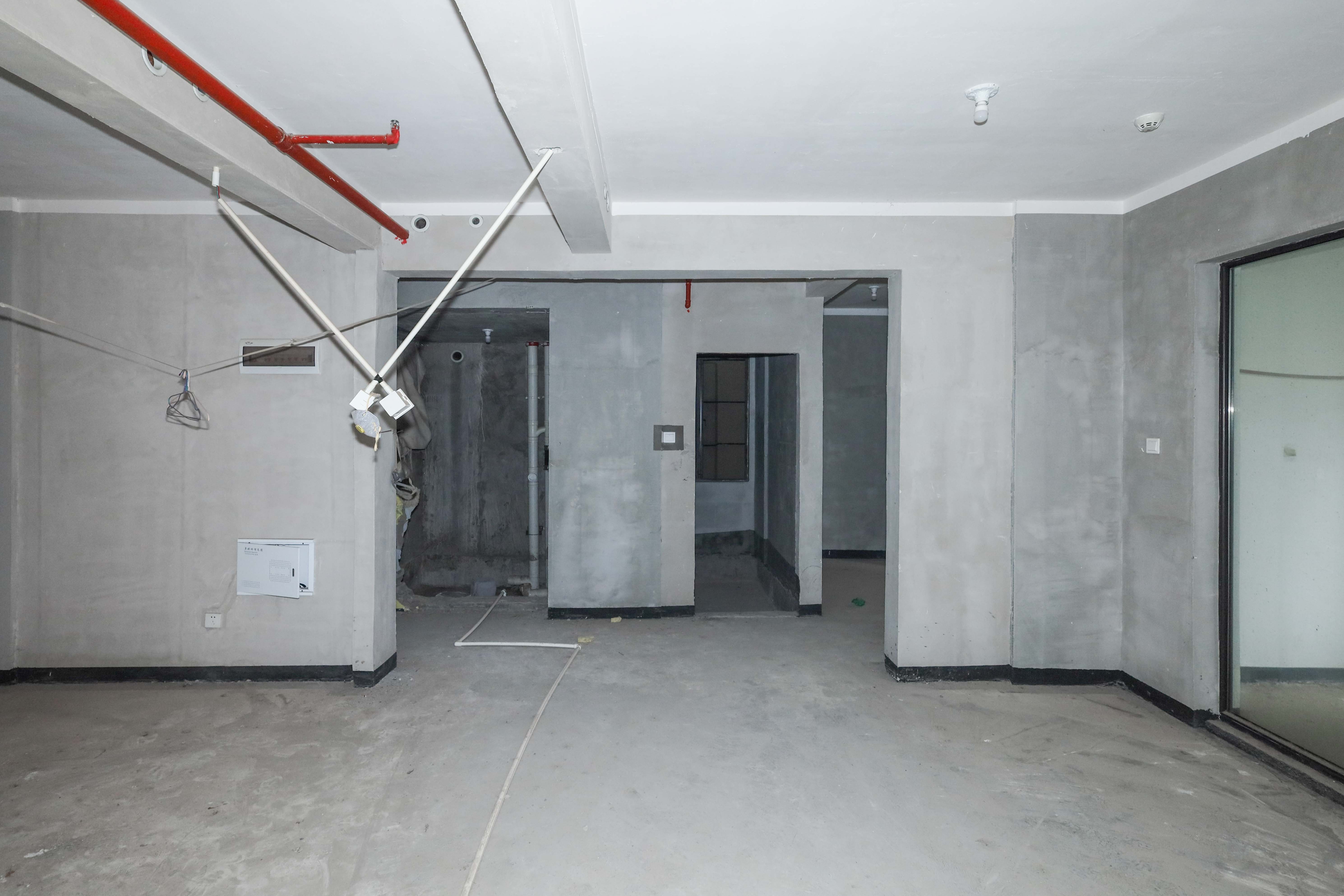 建发央著  4室2厅2卫   240.00万客厅