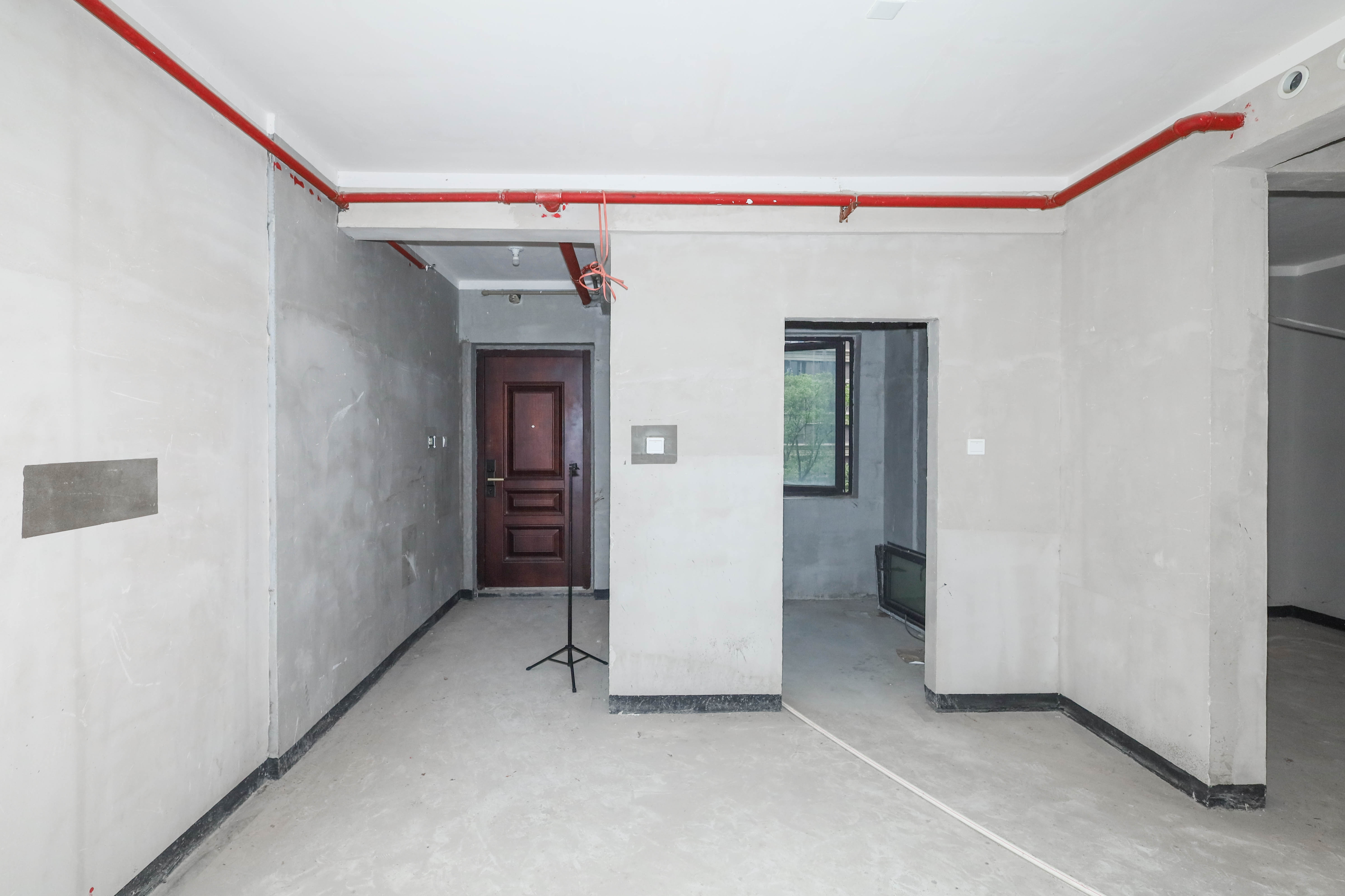 建发央著  4室2厅2卫   240.00万客厅