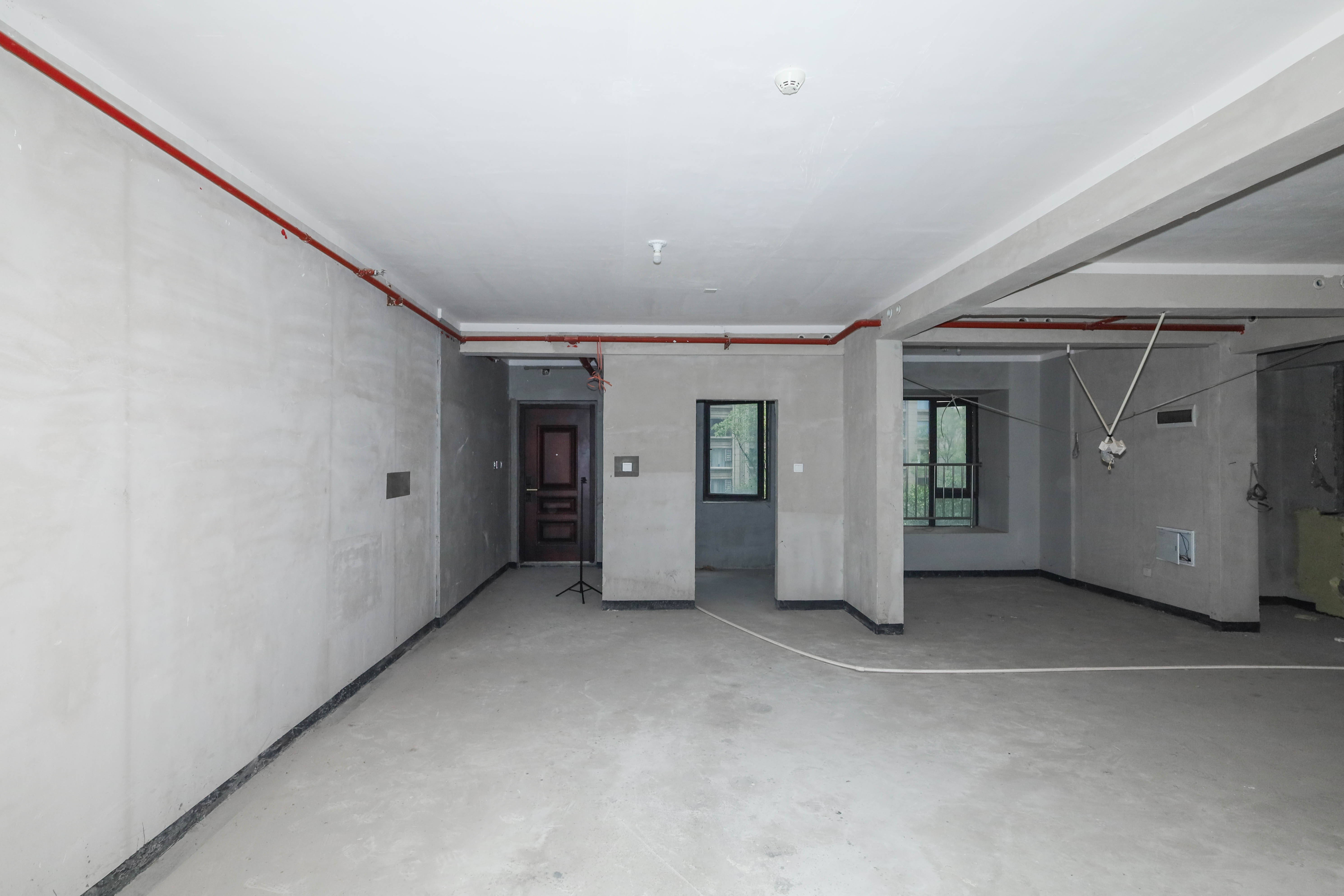 建发央著  4室2厅2卫   240.00万客厅