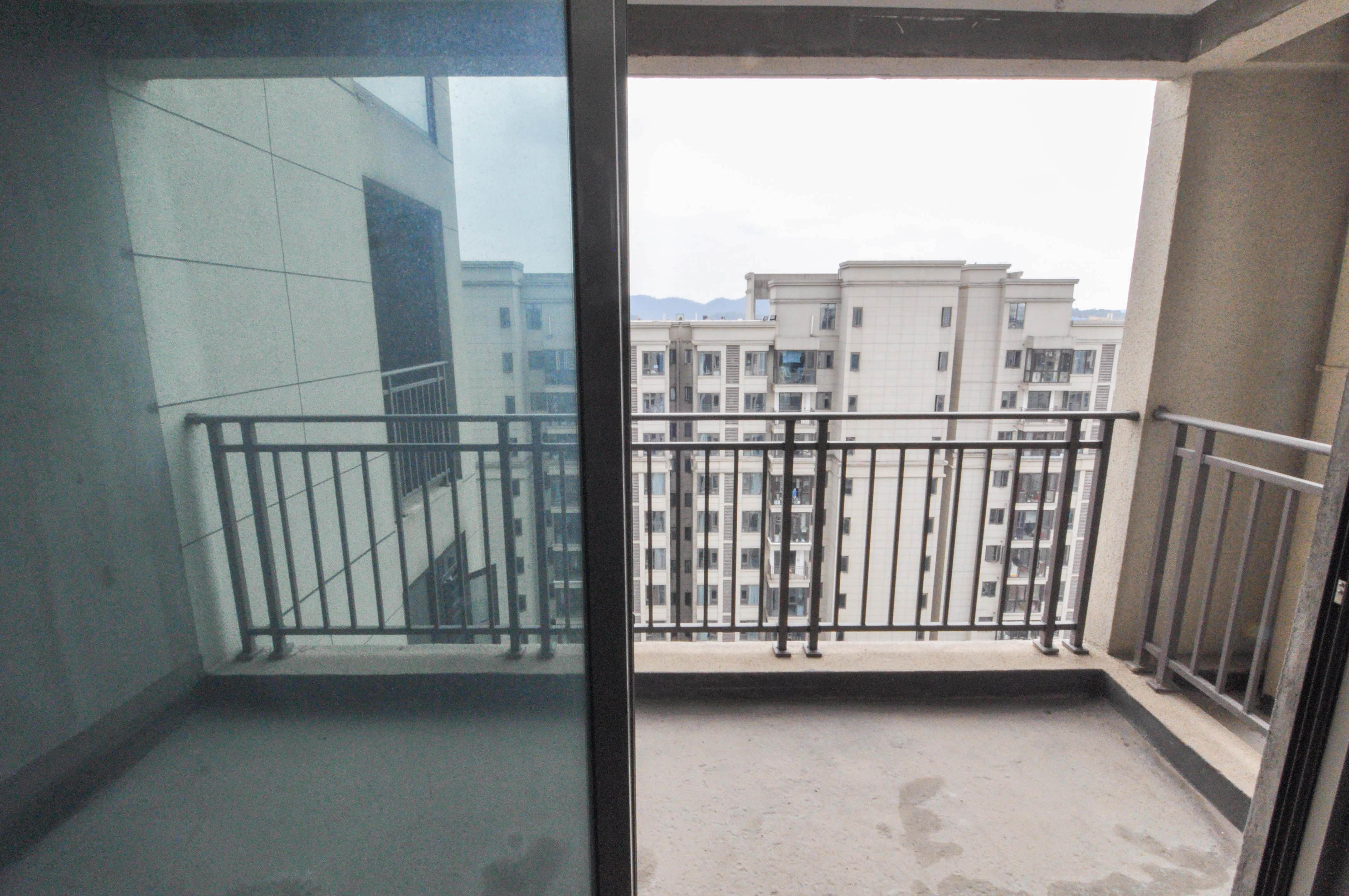 梅溪湖金茂湾  4室2厅2卫    127.0万 梅溪湖金茂湾  4室2厅2卫    127.0万其他