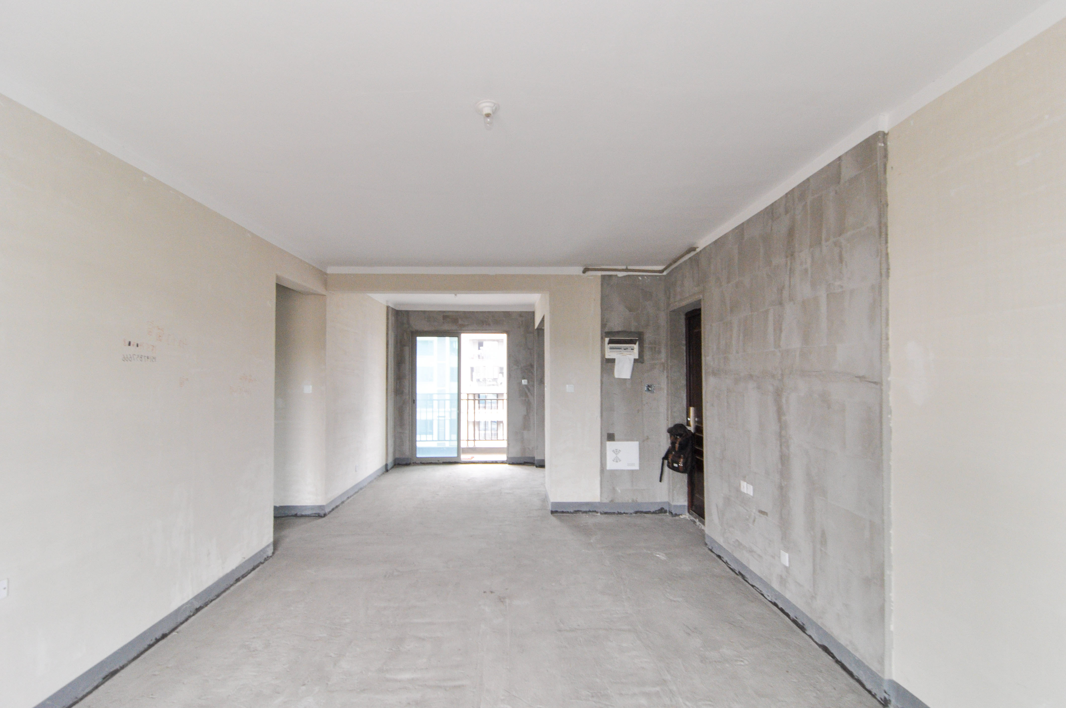 梅溪湖金茂湾  4室2厅2卫    127.0万 梅溪湖金茂湾  4室2厅2卫    127.0万客厅