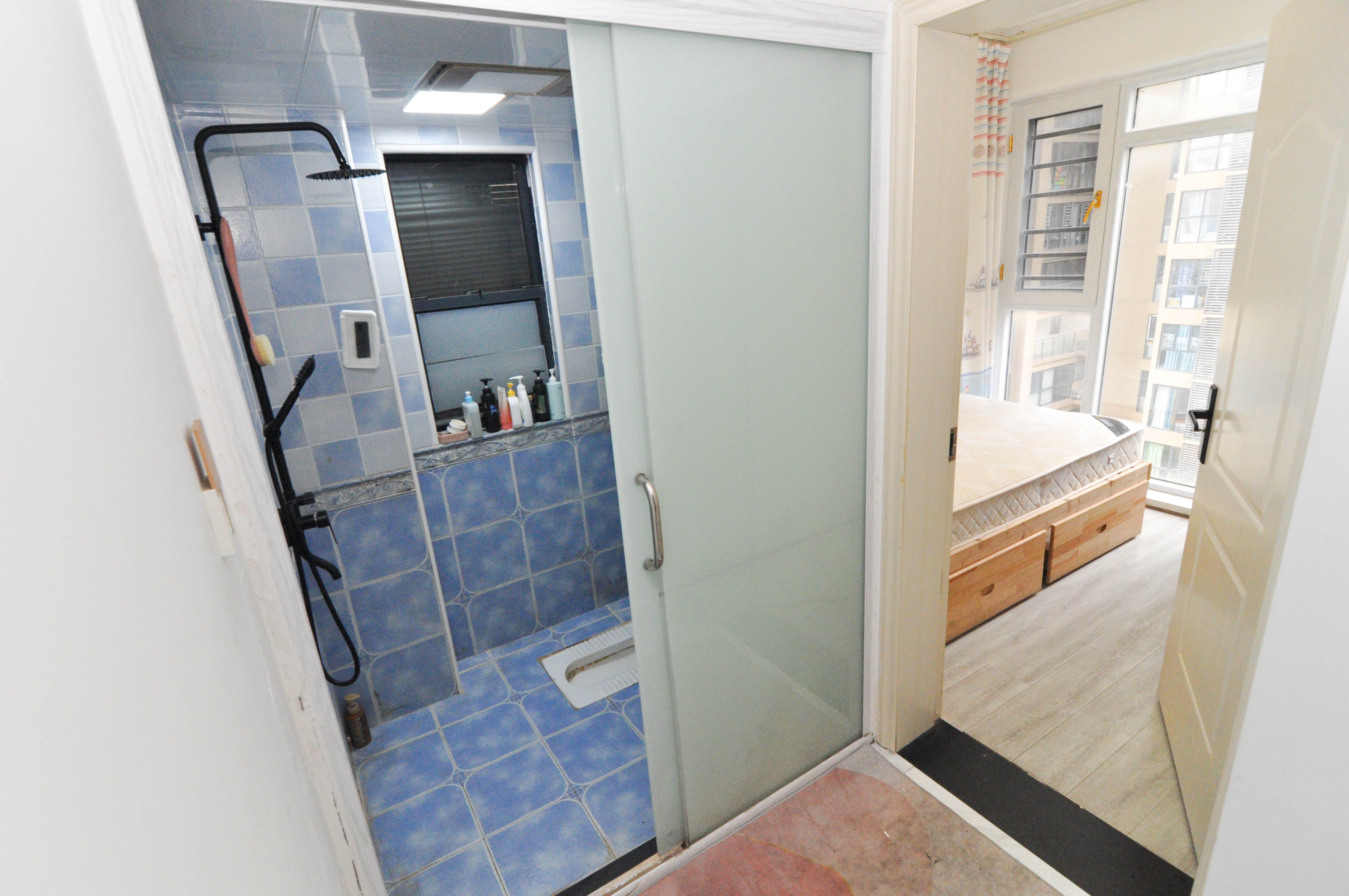 中建梅溪湖中心  3室2厅2卫   160.00万卫生间