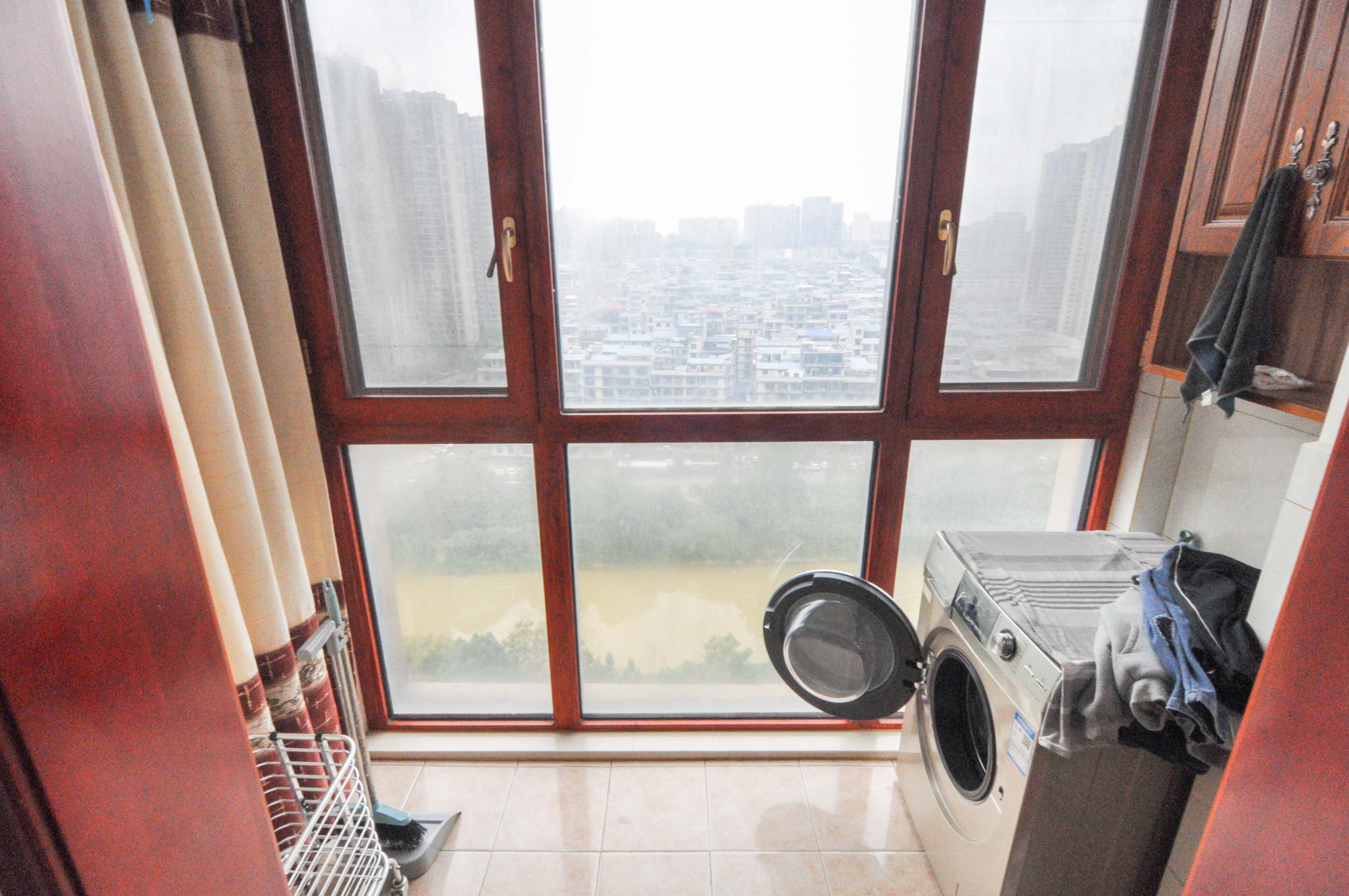 中建梅溪湖中心  4室2厅2卫   255.00万其他
