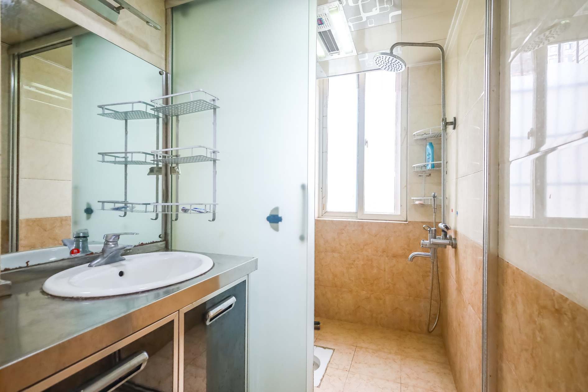 楚天世纪城东苑 3室2厅1卫 69.00万 楚天世纪城东苑 3室2厅1卫 69.00万卫生间