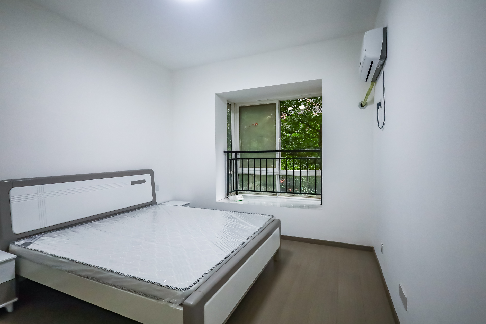 楚天世纪城东苑  3室2厅1卫    73.8万 楚天世纪城东苑  3室2厅1卫    73.8万卧室