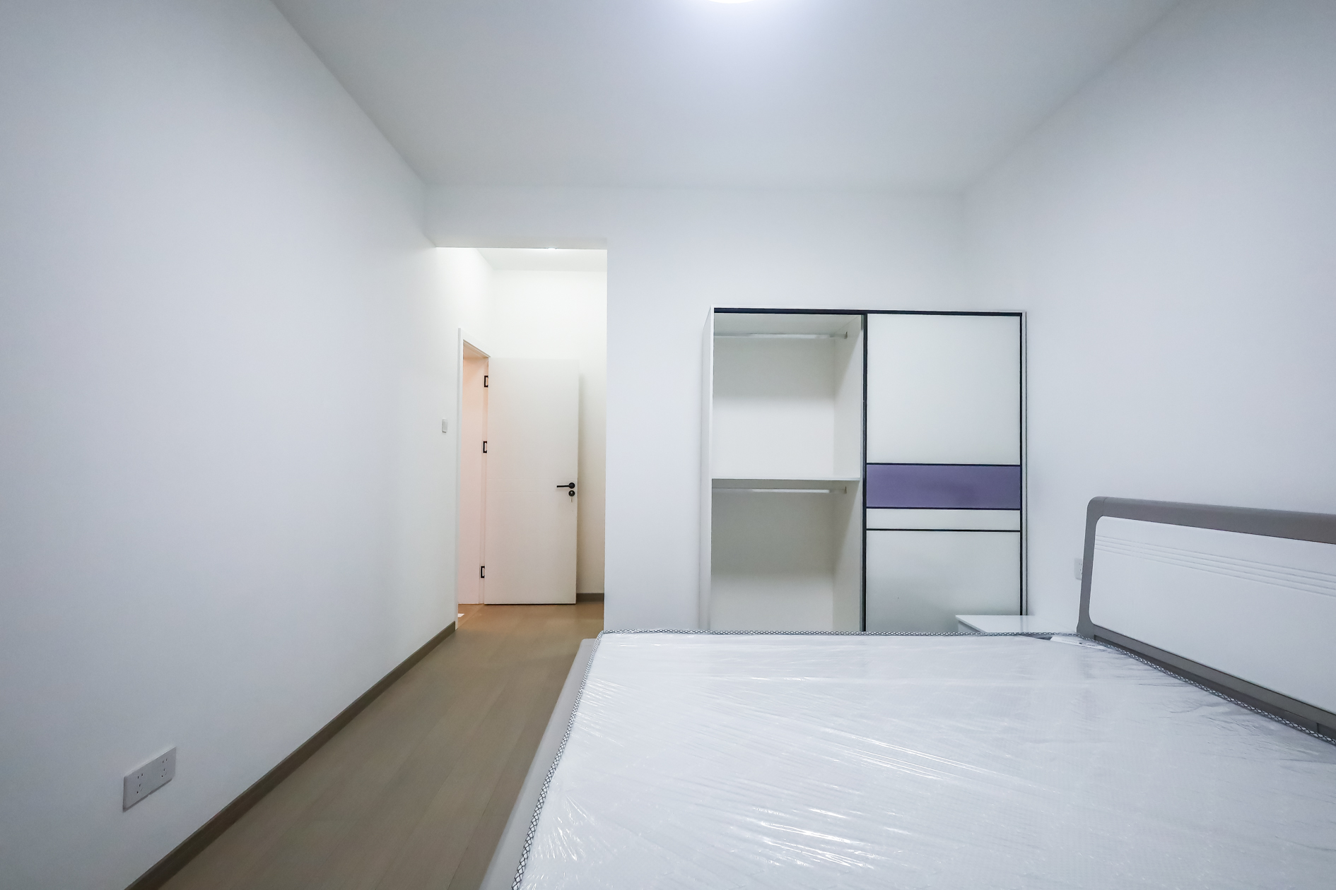 楚天世纪城东苑  3室2厅1卫    73.8万 楚天世纪城东苑  3室2厅1卫    73.8万卧室