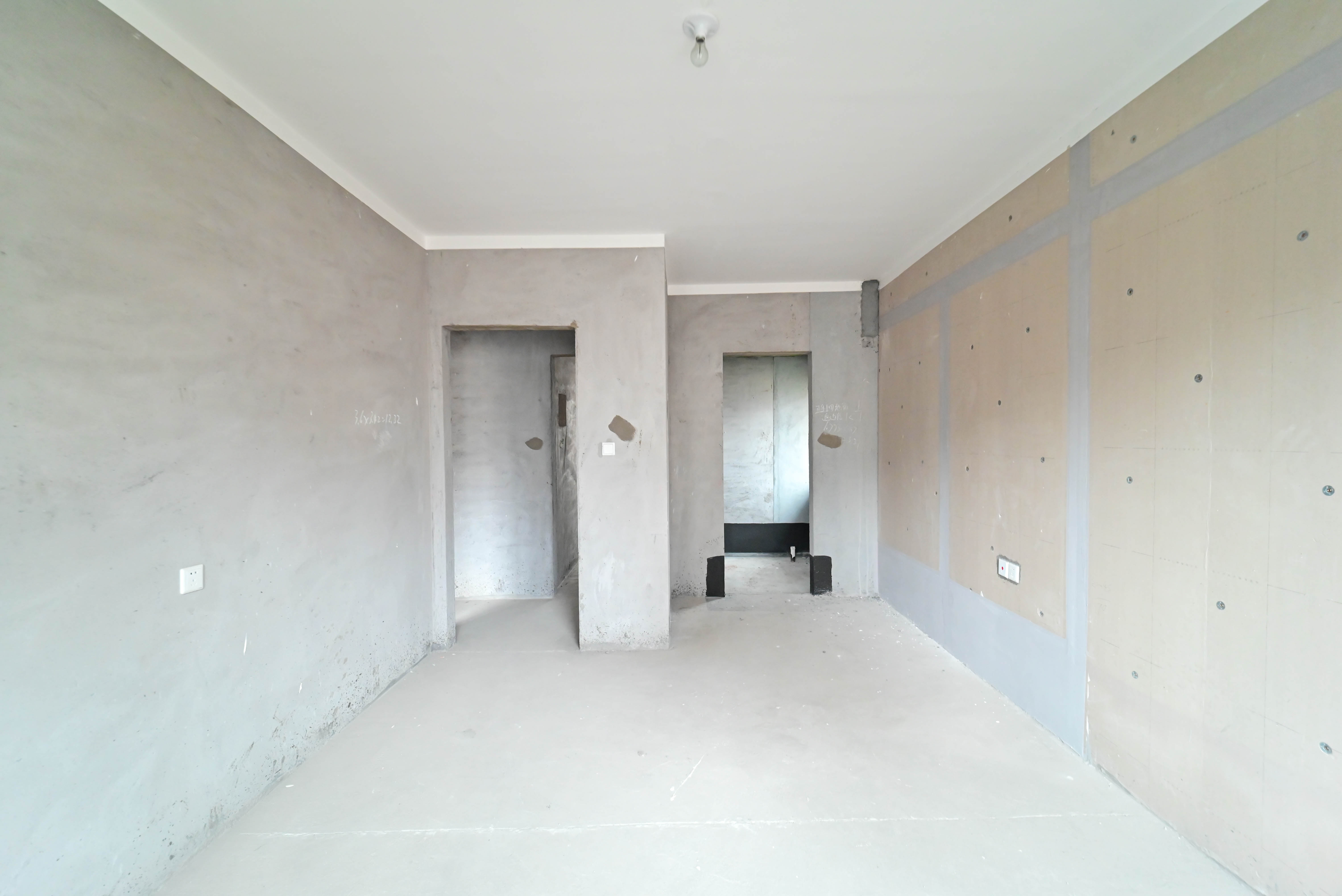 保利大都汇一期、二期  5室2厅2卫    207.8万室内图1