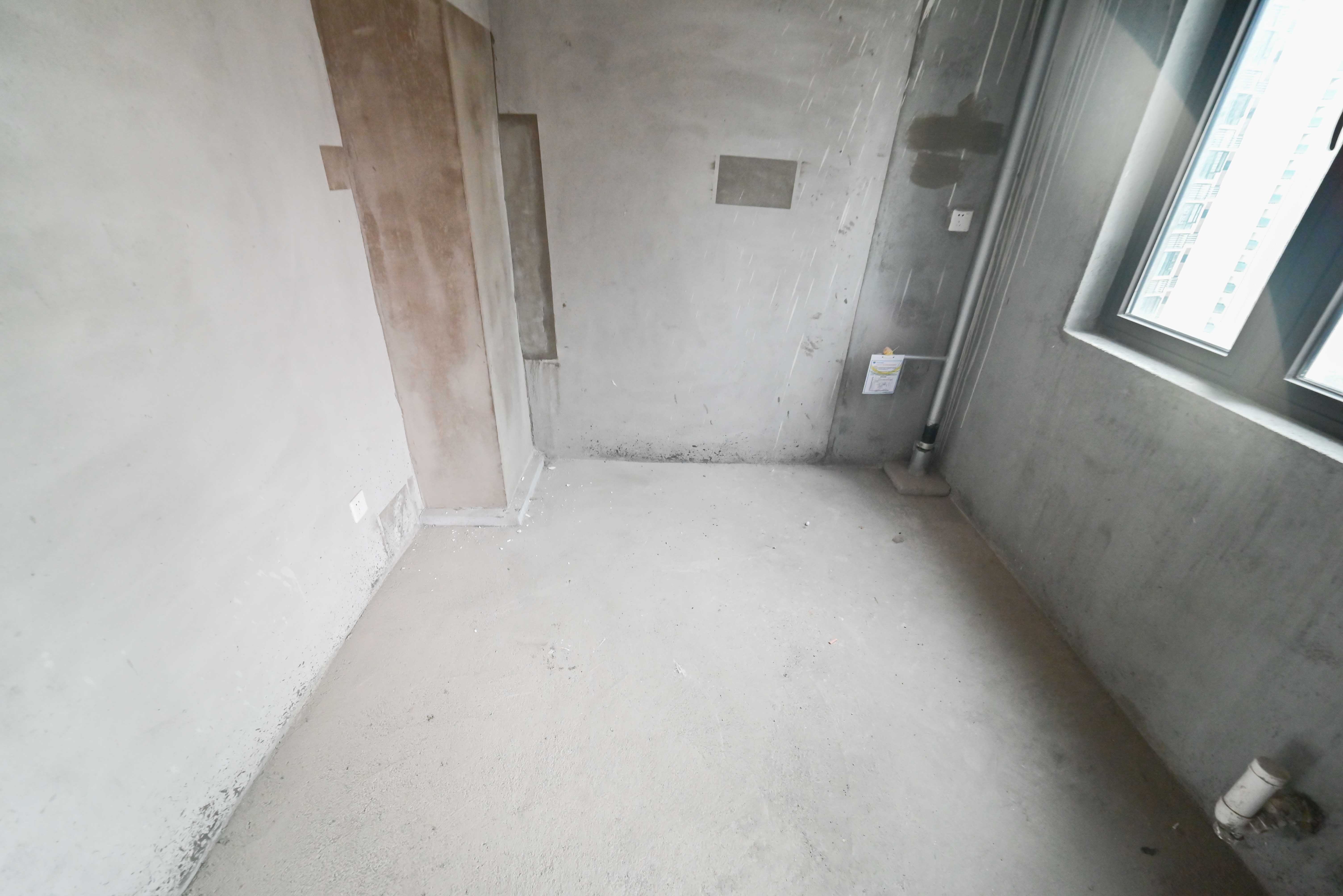 保利大都汇一期、二期  5室2厅2卫    207.8万其他