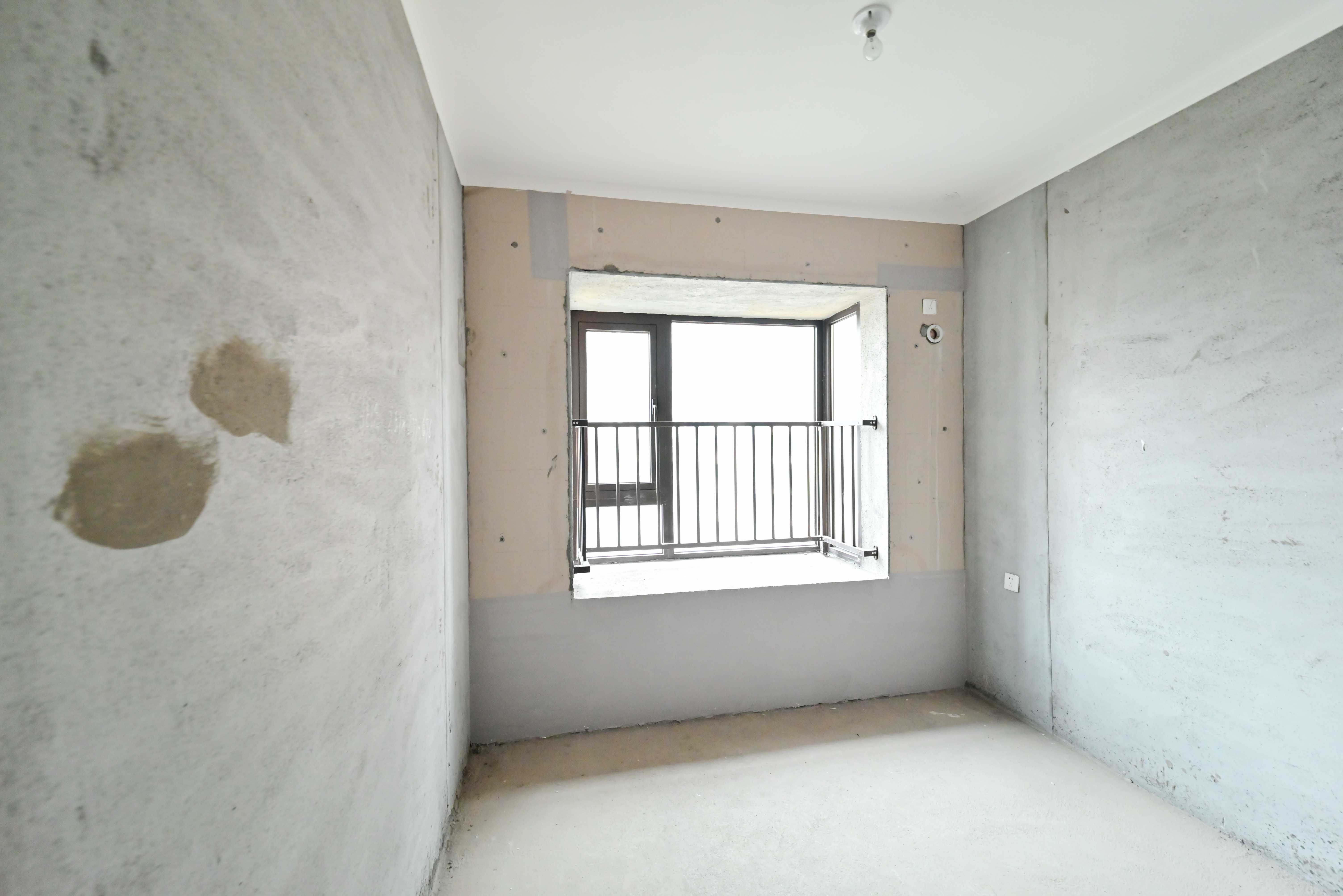 保利大都汇一期、二期  5室2厅2卫    207.8万其他