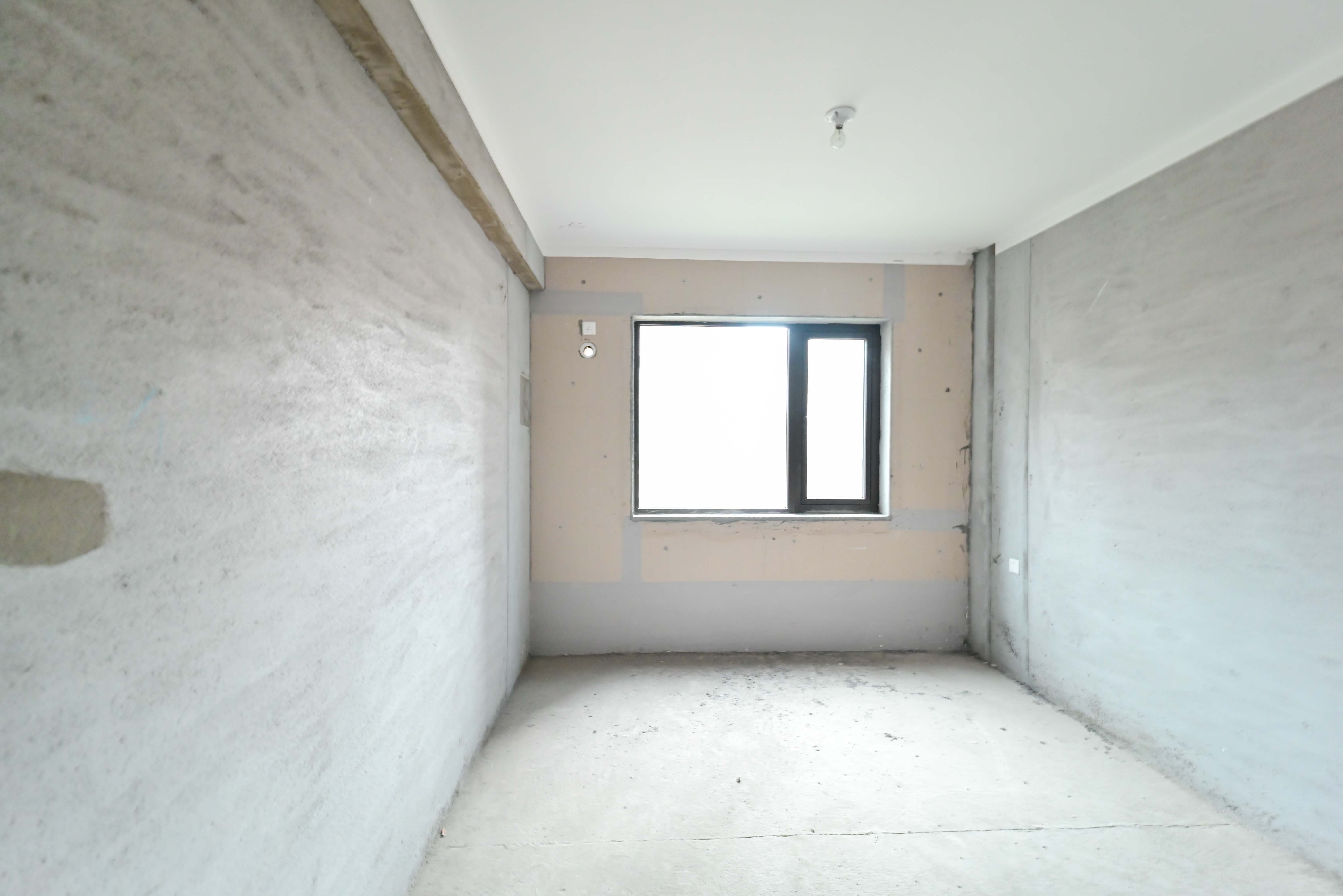 保利大都汇一期、二期  5室2厅2卫    207.8万其他