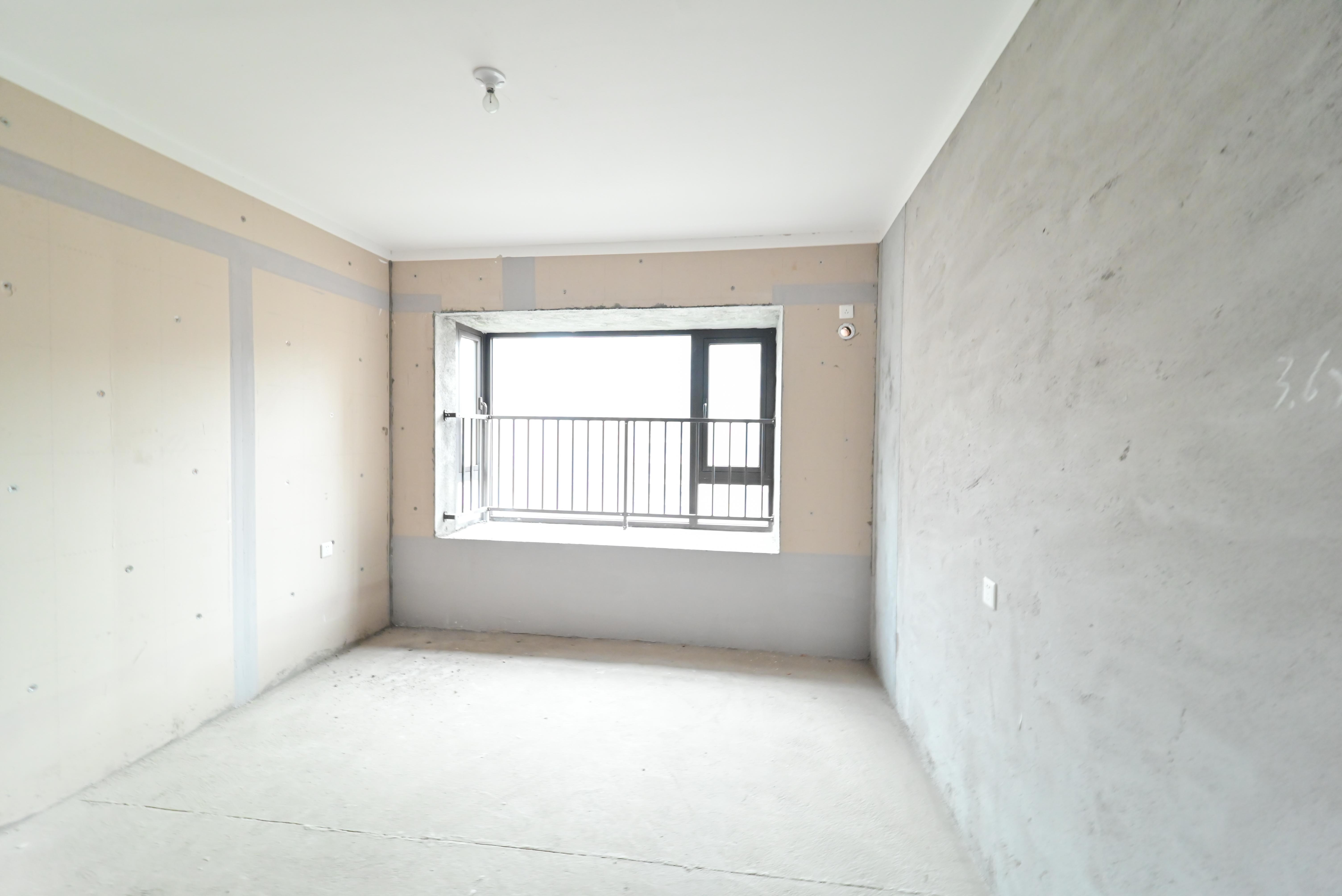 保利大都汇一期、二期  5室2厅2卫    207.8万其他