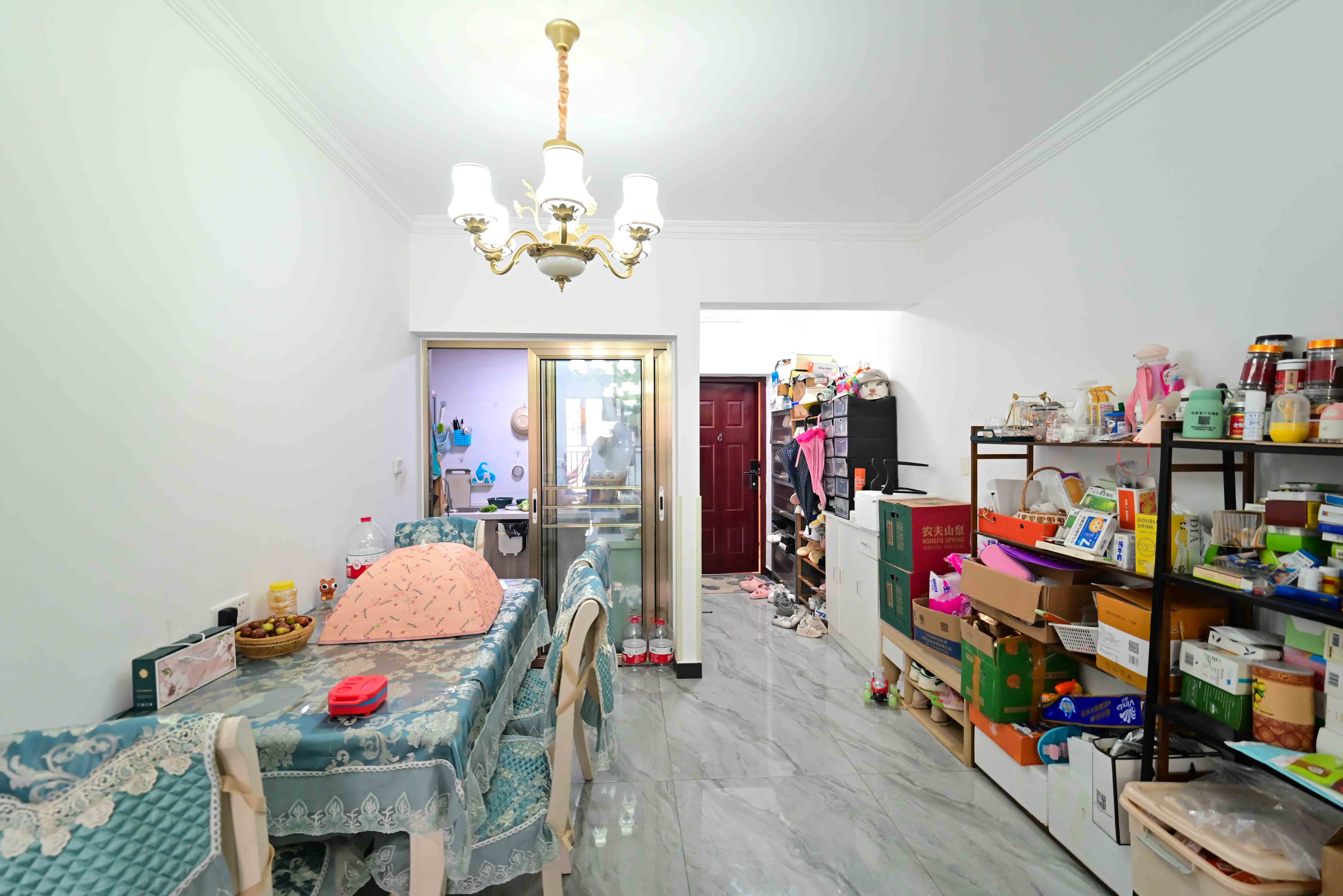 保利大都汇一期、二期 4室2厅2卫 158.0万 保利大都汇一期、二期 4室2厅2卫 158.0万客厅