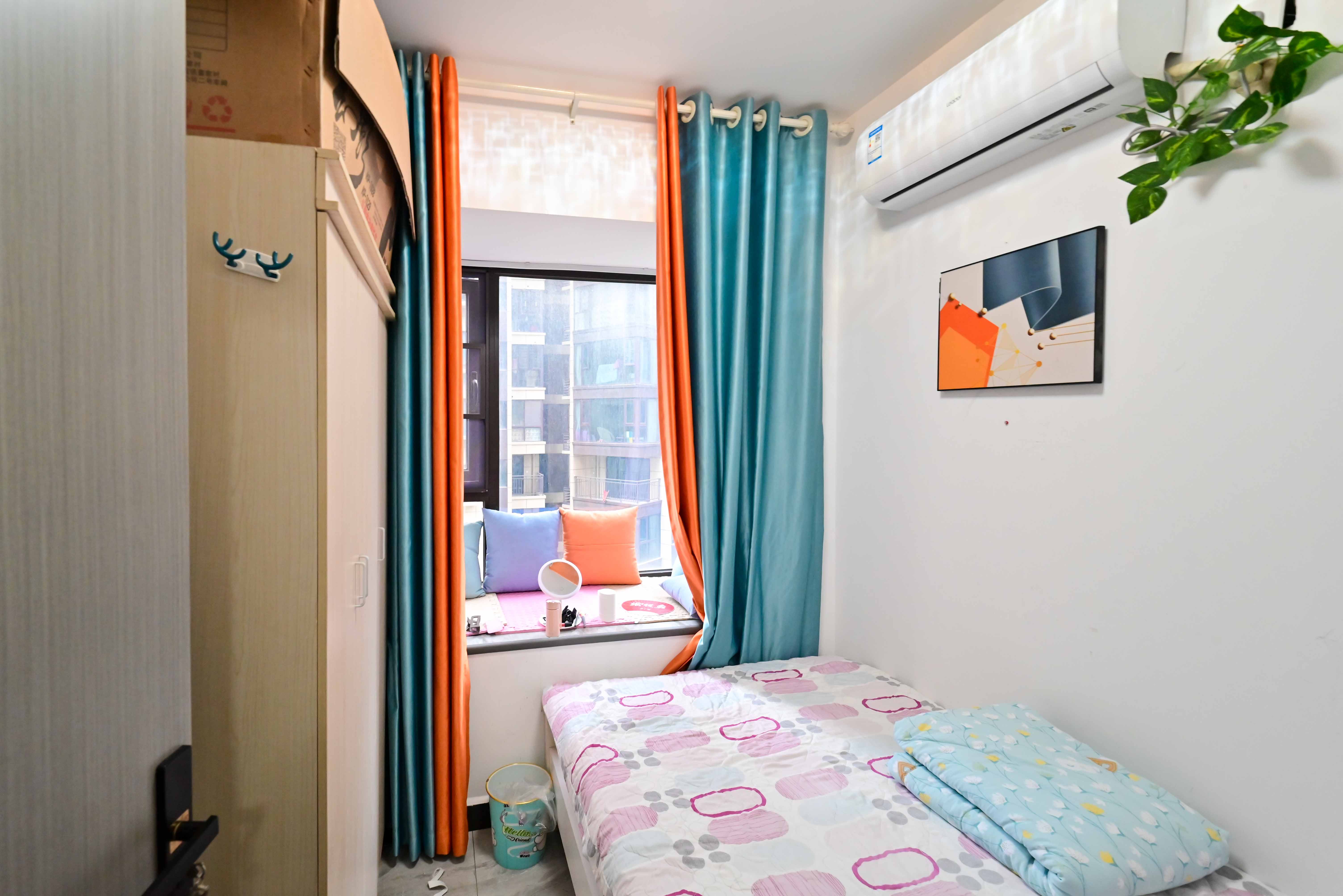 保利大都汇一期、二期 4室2厅2卫 158.0万 保利大都汇一期、二期 4室2厅2卫 158.0万卧室