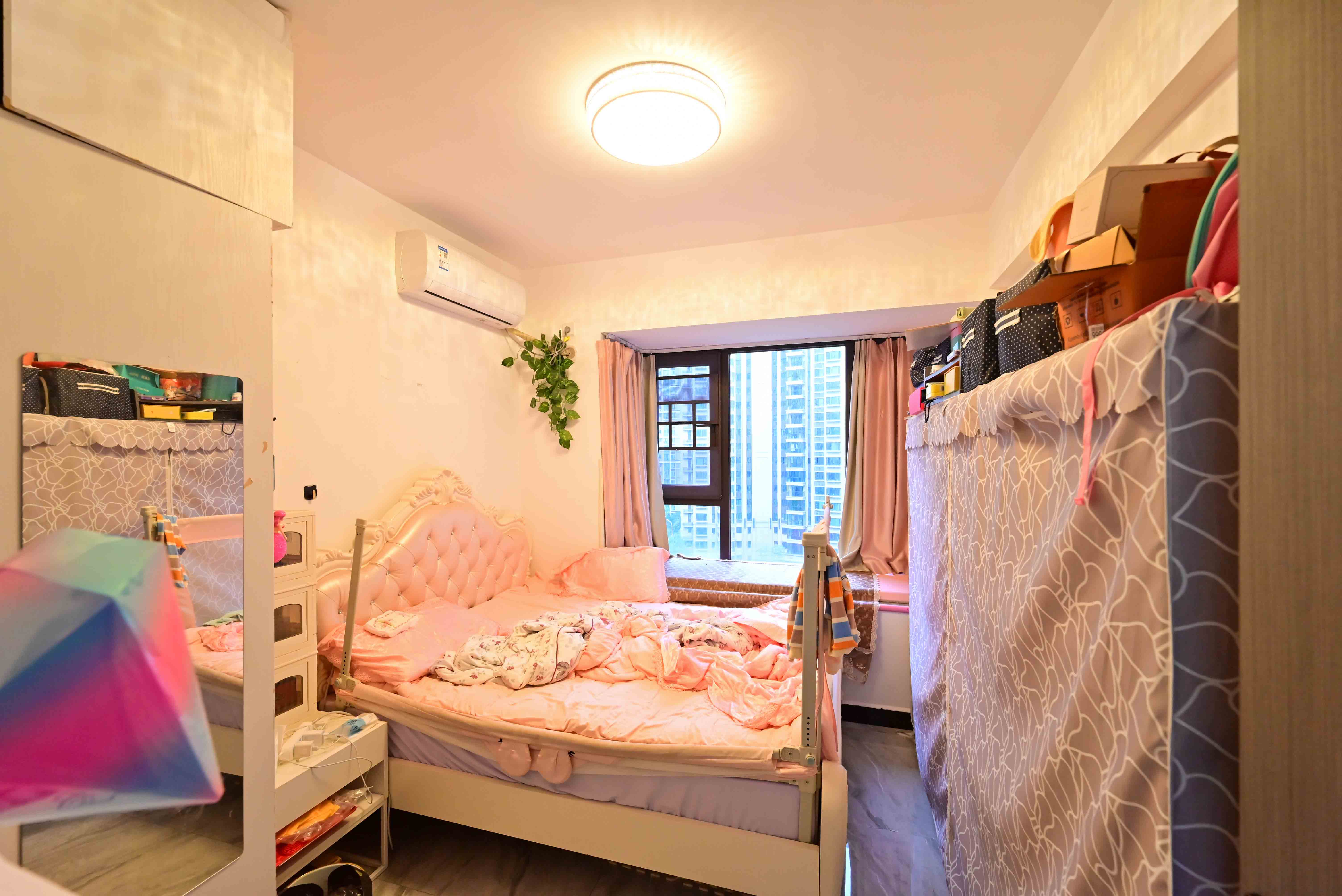 保利大都汇一期、二期 4室2厅2卫 158.0万 保利大都汇一期、二期 4室2厅2卫 158.0万卧室