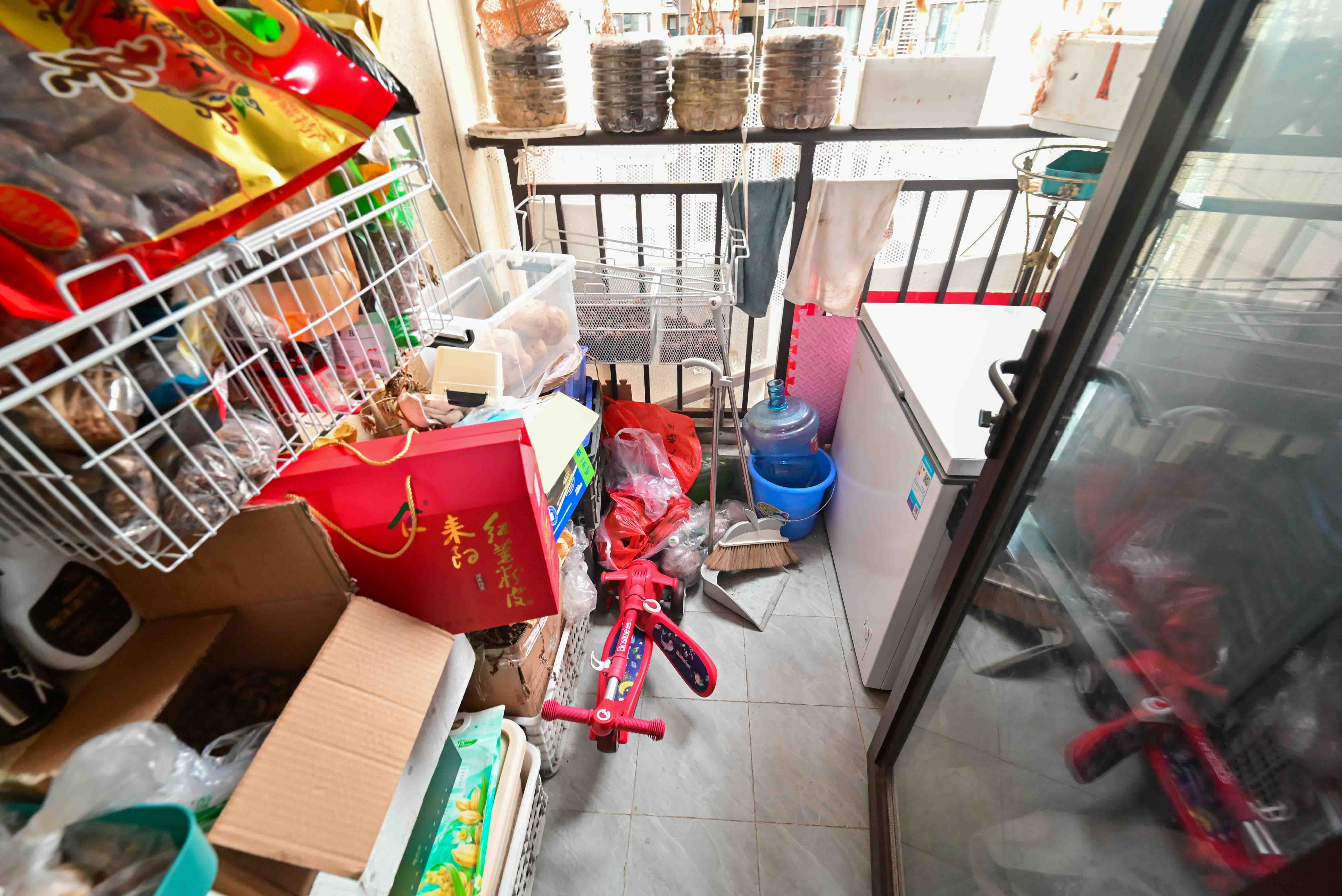 保利大都汇一期、二期 4室2厅2卫 158.0万 保利大都汇一期、二期 4室2厅2卫 158.0万阳台