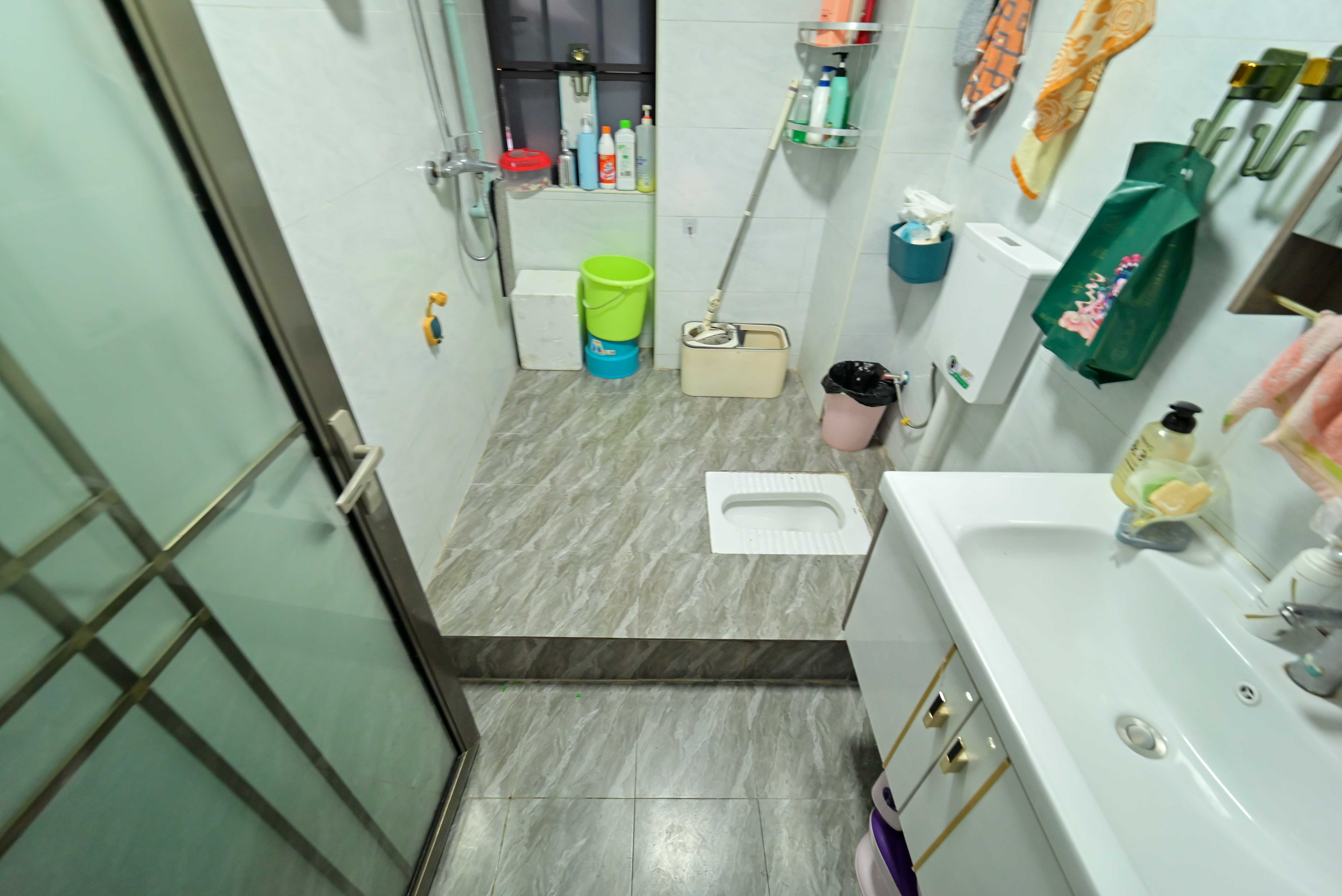 保利大都汇一期、二期 4室2厅2卫 158.0万 保利大都汇一期、二期 4室2厅2卫 158.0万卫生间