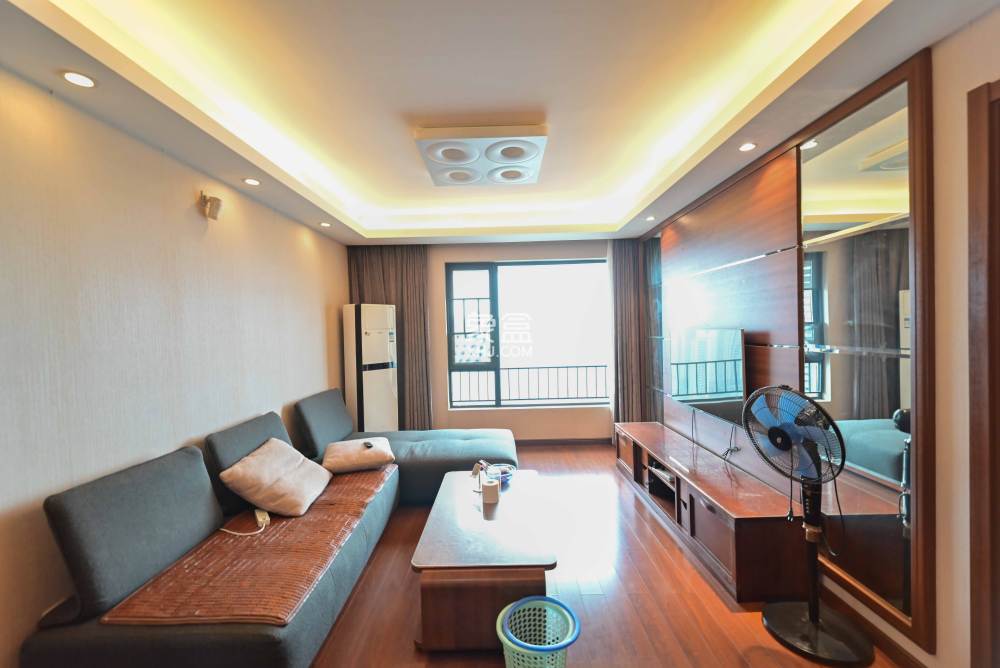 万科金域华府三四期  3室2厅1卫    90.0万