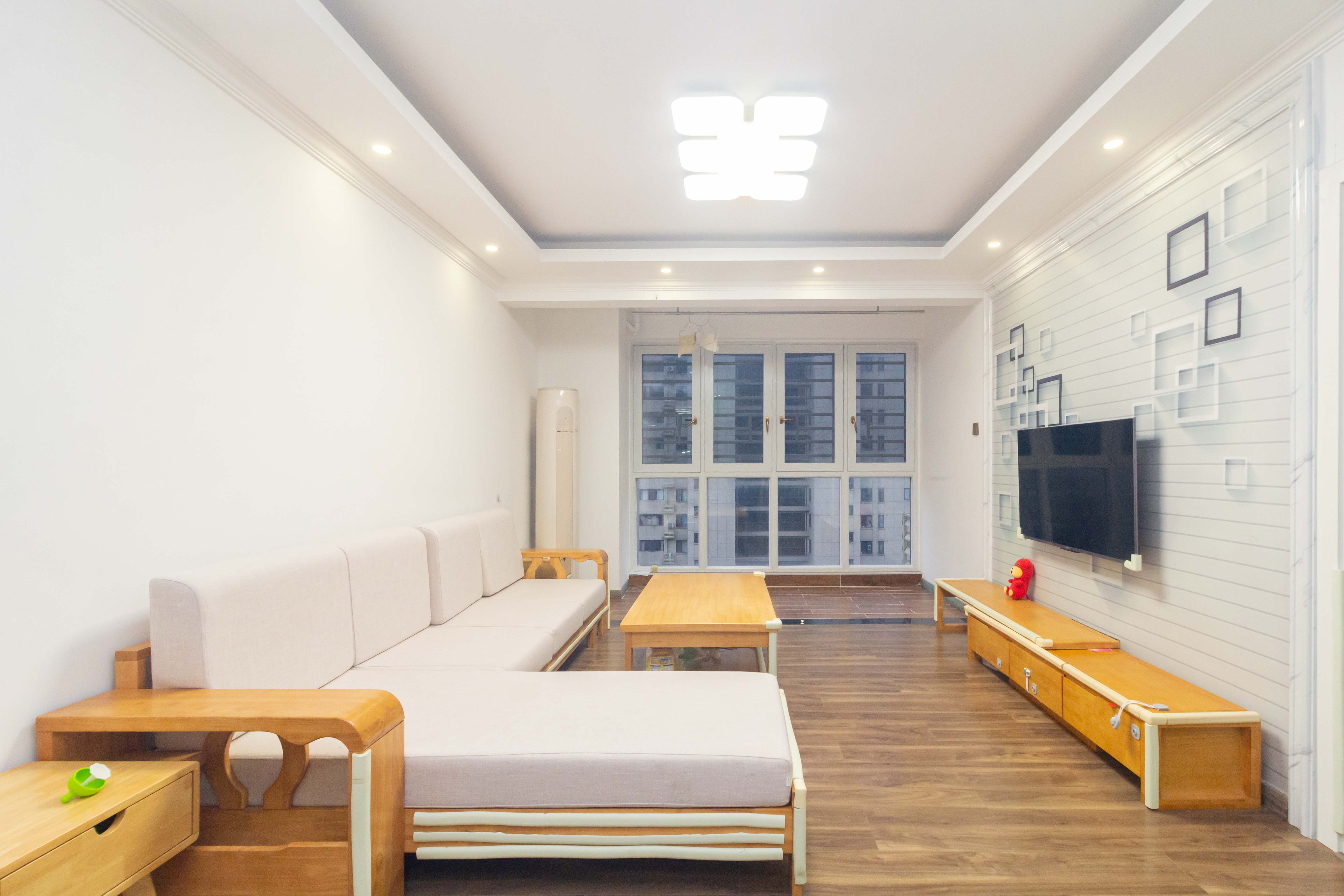 芙蓉万国城MOMA（卓越汇富苑）  4室2厅2卫    129.88万客厅