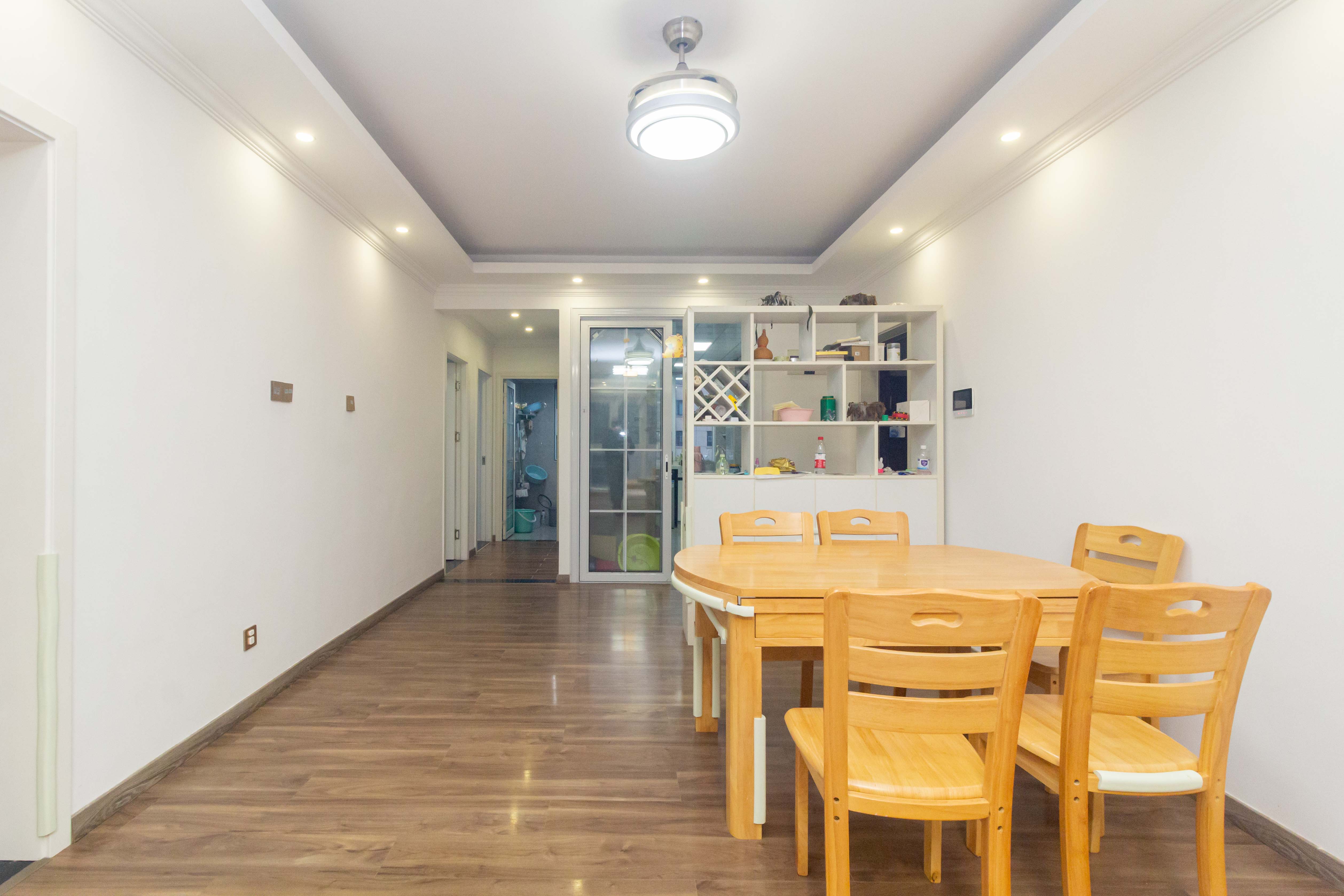 芙蓉万国城MOMA（卓越汇富苑）  4室2厅2卫    129.88万客厅