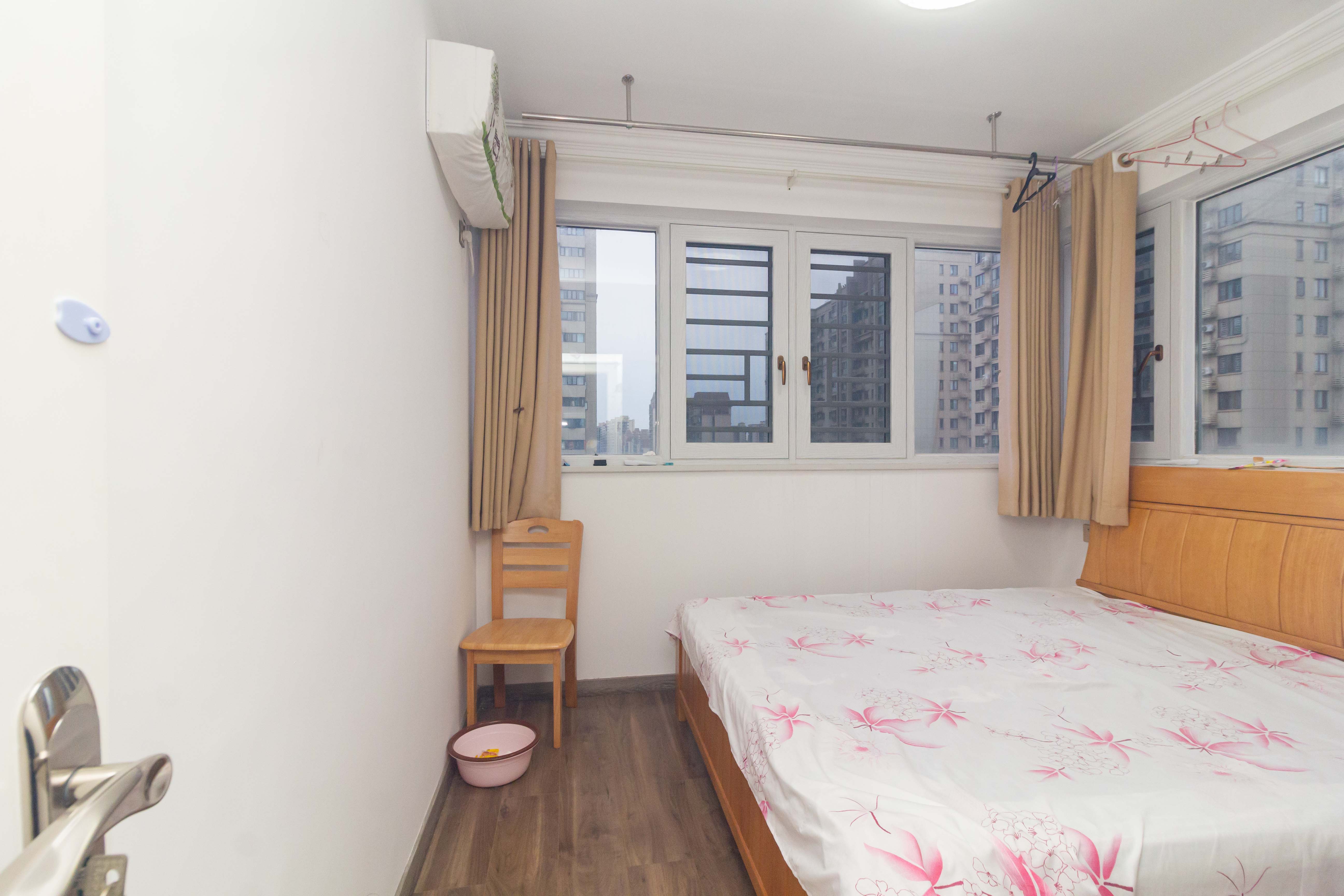 芙蓉万国城MOMA（卓越汇富苑）  4室2厅2卫    129.88万卧室