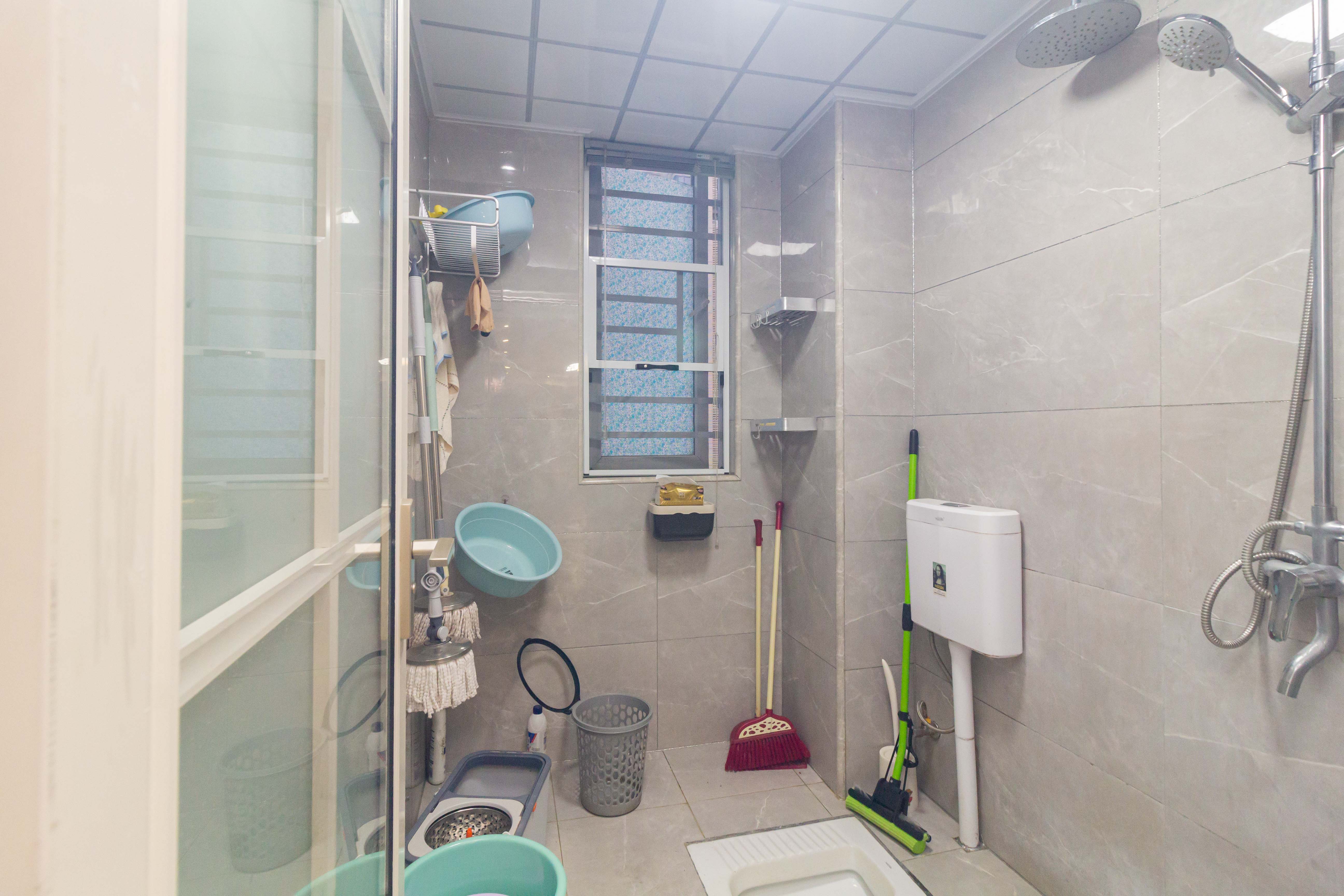 芙蓉万国城MOMA（卓越汇富苑）  4室2厅2卫    129.88万卫生间