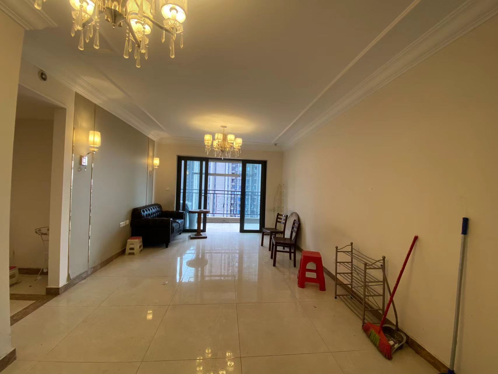 恒大林溪郡 4室2厅1卫 81.9万 恒大林溪郡 4室2厅1卫 81.9万室内图