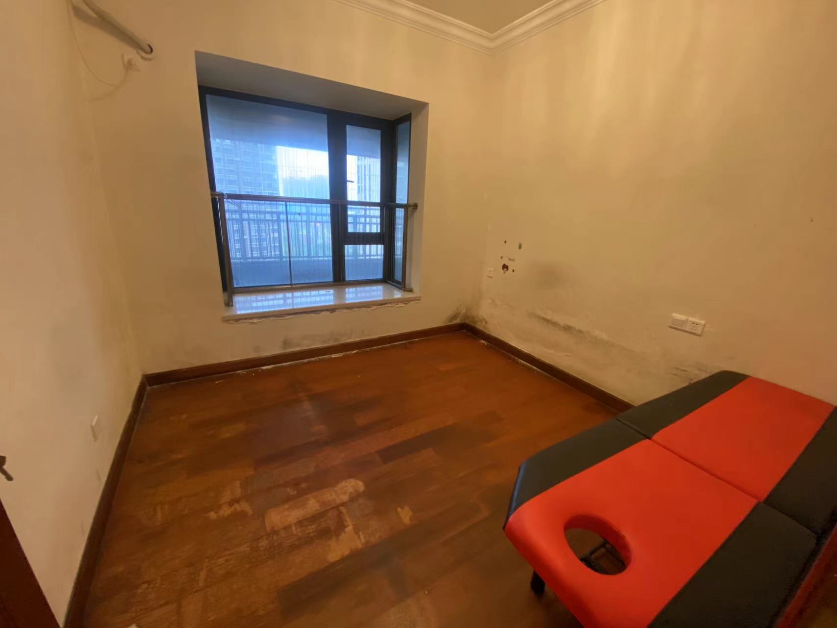 恒大林溪郡 4室2厅1卫 81.9万 恒大林溪郡 4室2厅1卫 81.9万室内图