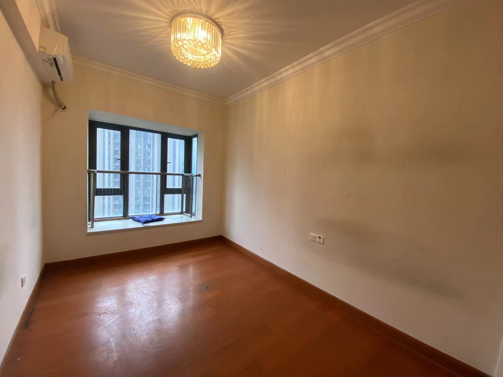 恒大林溪郡 4室2厅1卫 81.9万 恒大林溪郡 4室2厅1卫 81.9万室内图