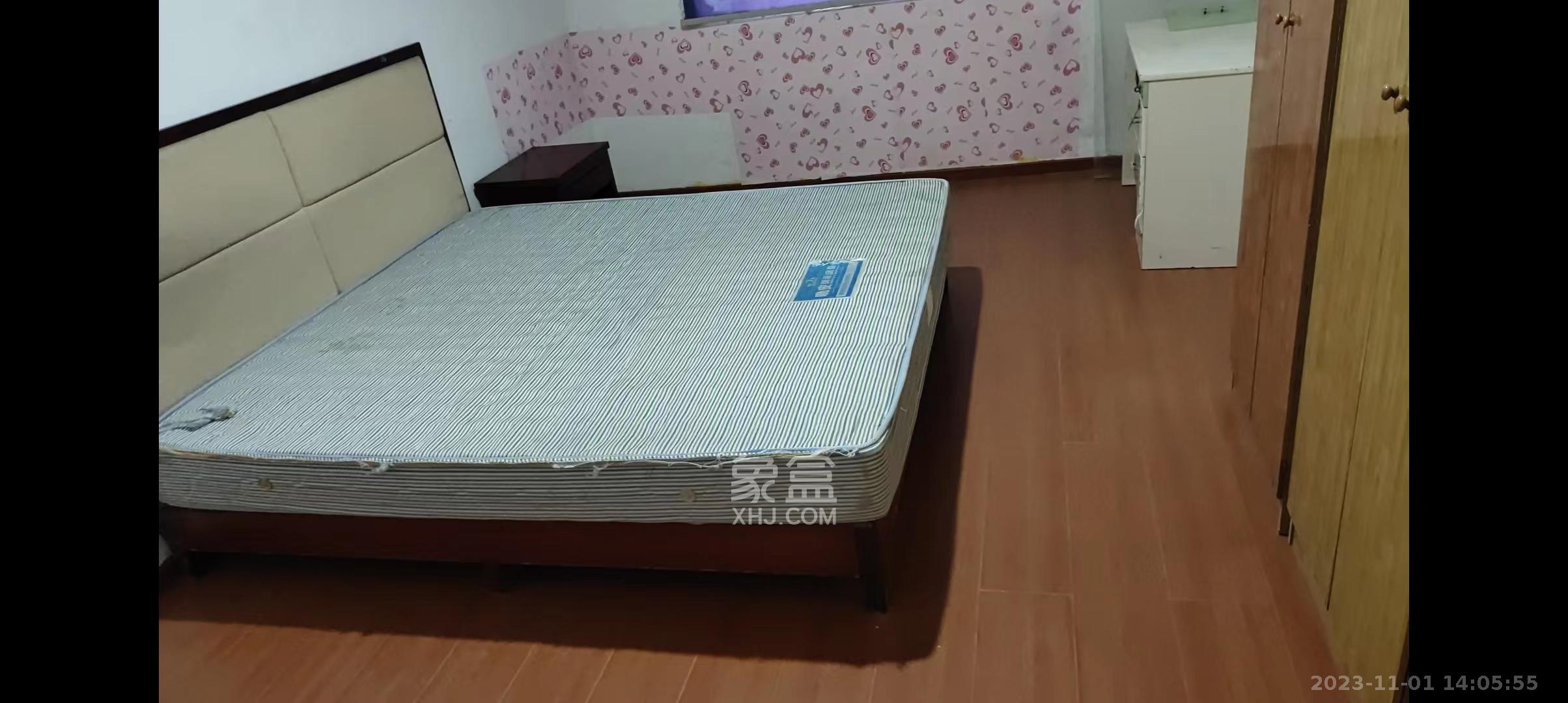 泉塘小区  4室2厅1卫   1600.00元/月室内图