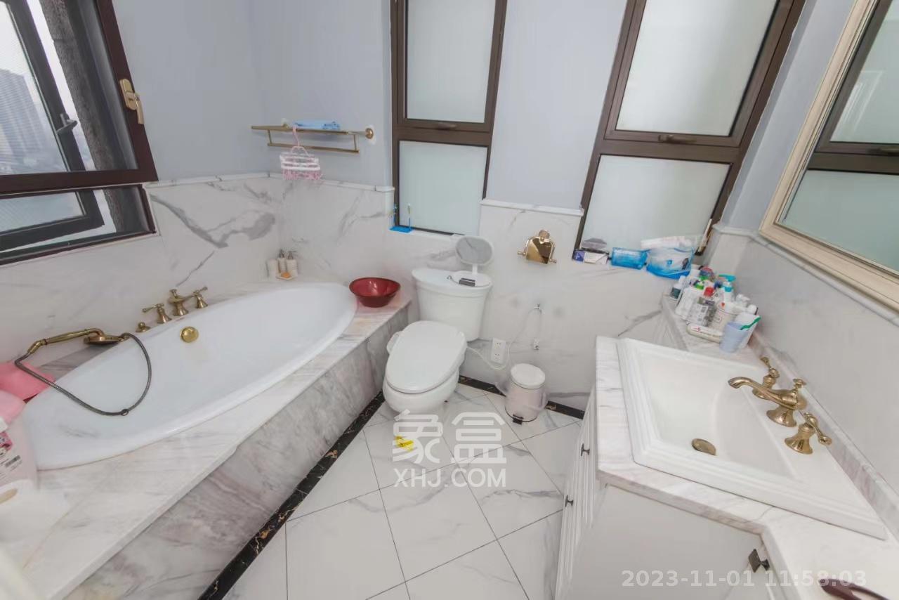金茂梅溪湖  4室2厅2卫   6500.00元/月室内图