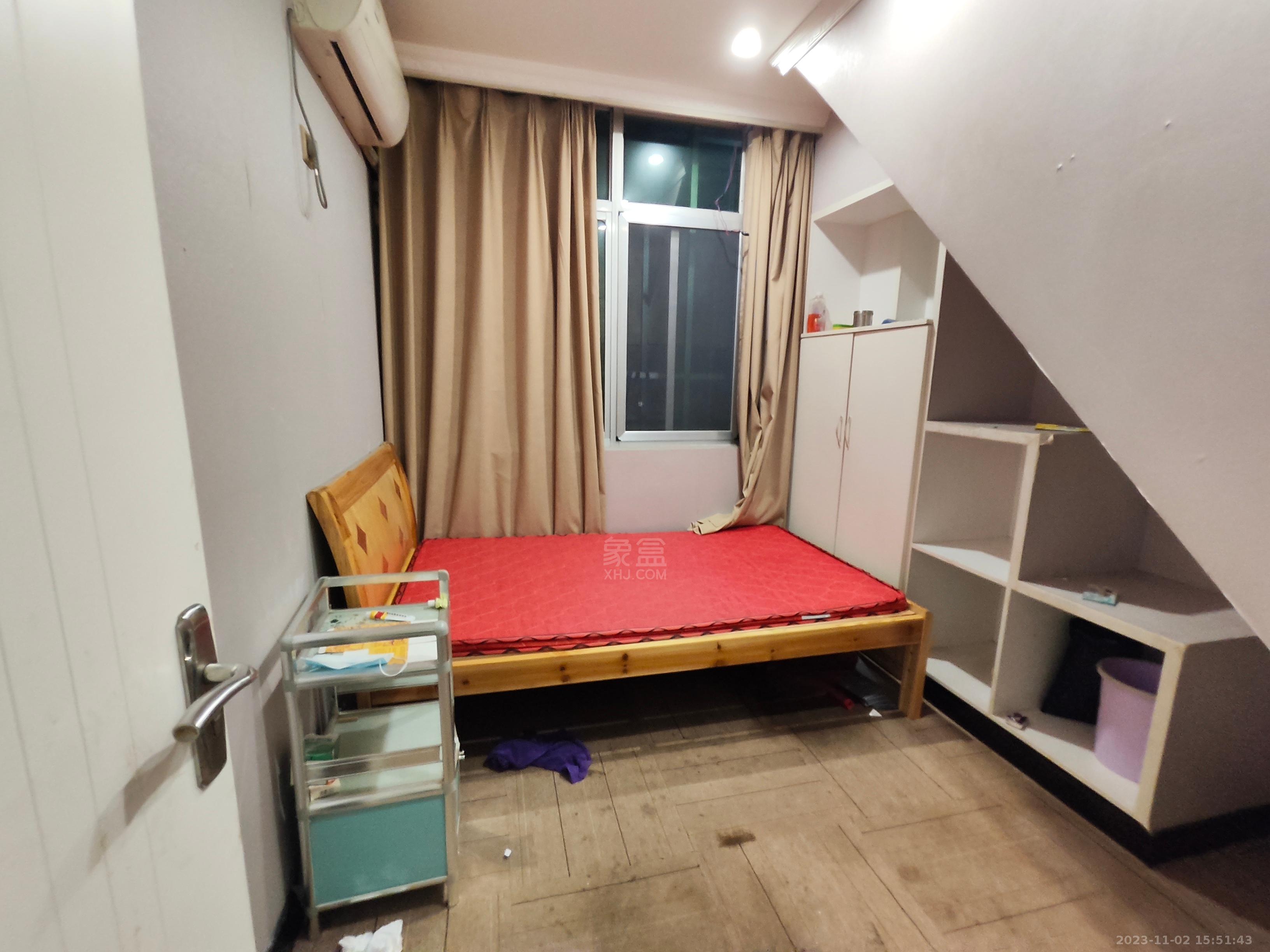 天台小区  5室2厅2卫   5000.00元/月室内图
