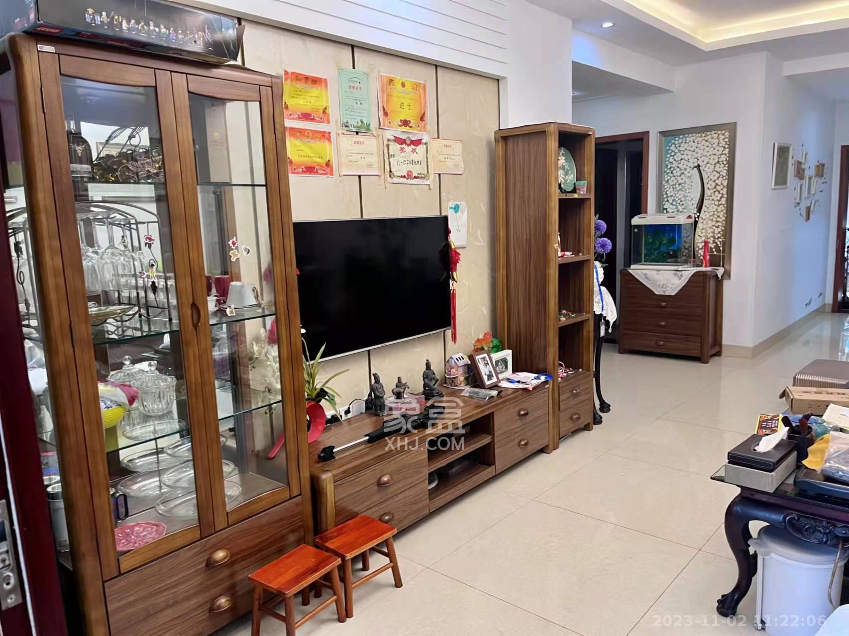 星城荣域  3室2厅2卫   3300.00元/月室内图