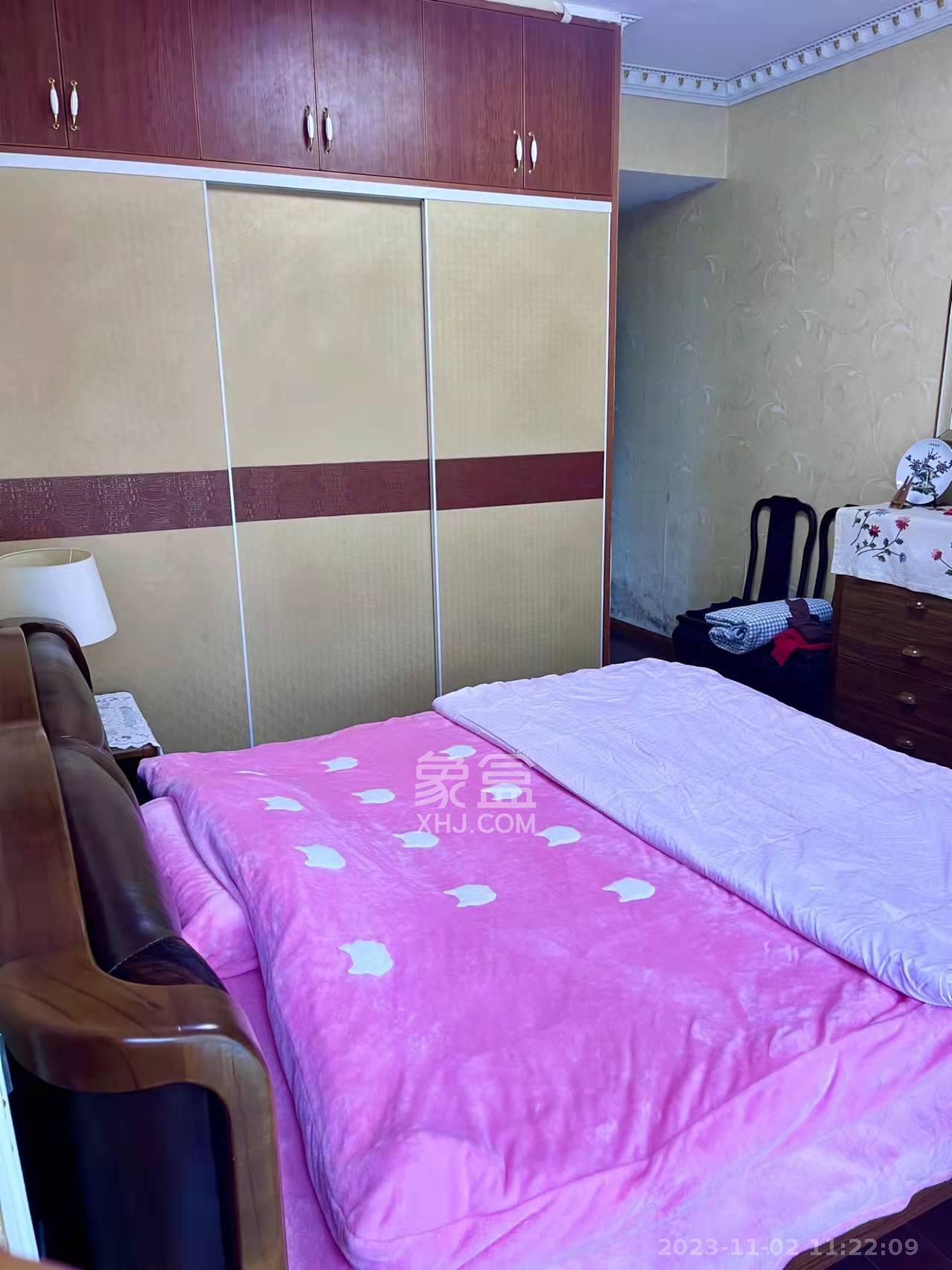 星城荣域  3室2厅2卫   3300.00元/月室内图