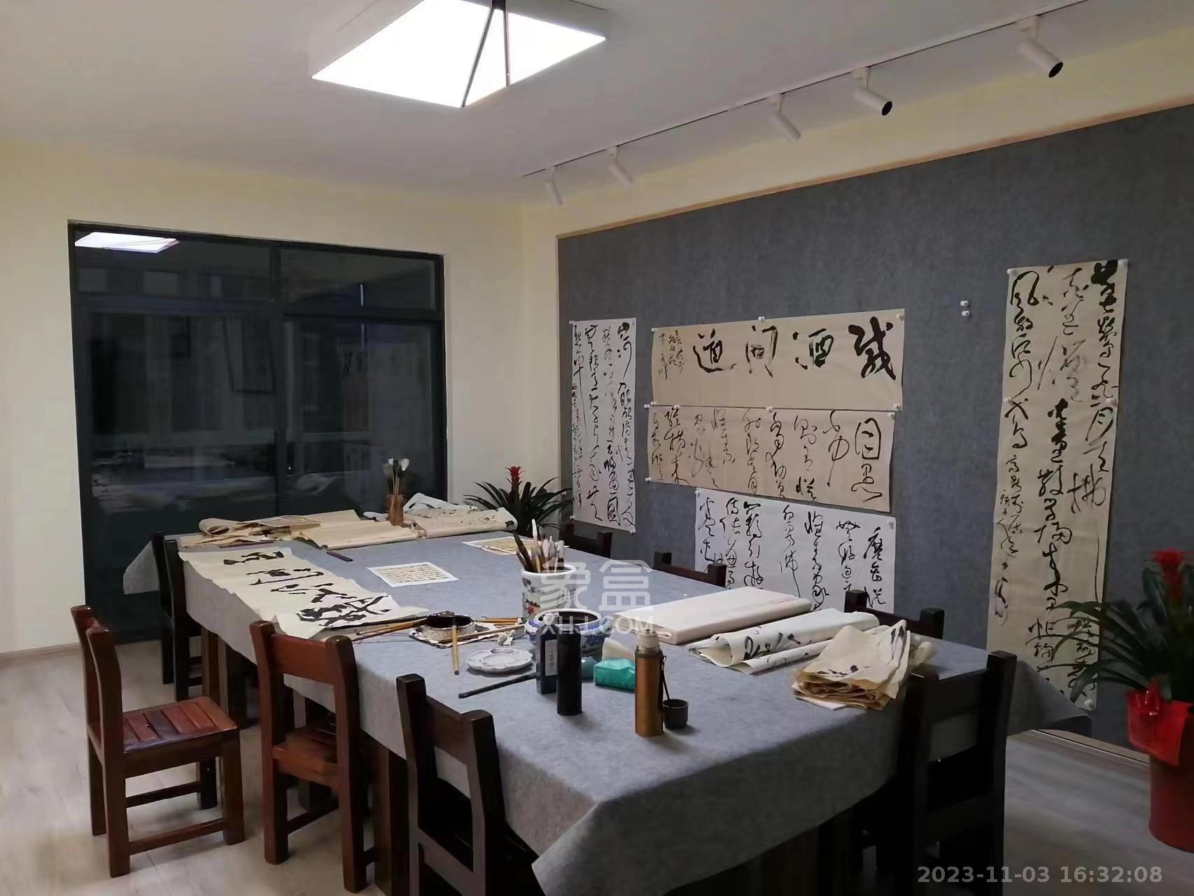 麓山翰林苑  3室2厅2卫   3600.00元/月室内图