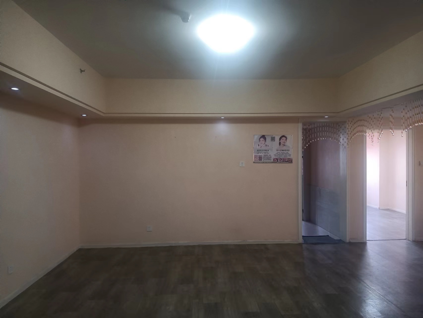 财智公馆大厦（瑞士国际酒店）  2室2厅1卫   1900.00元/月室内图1