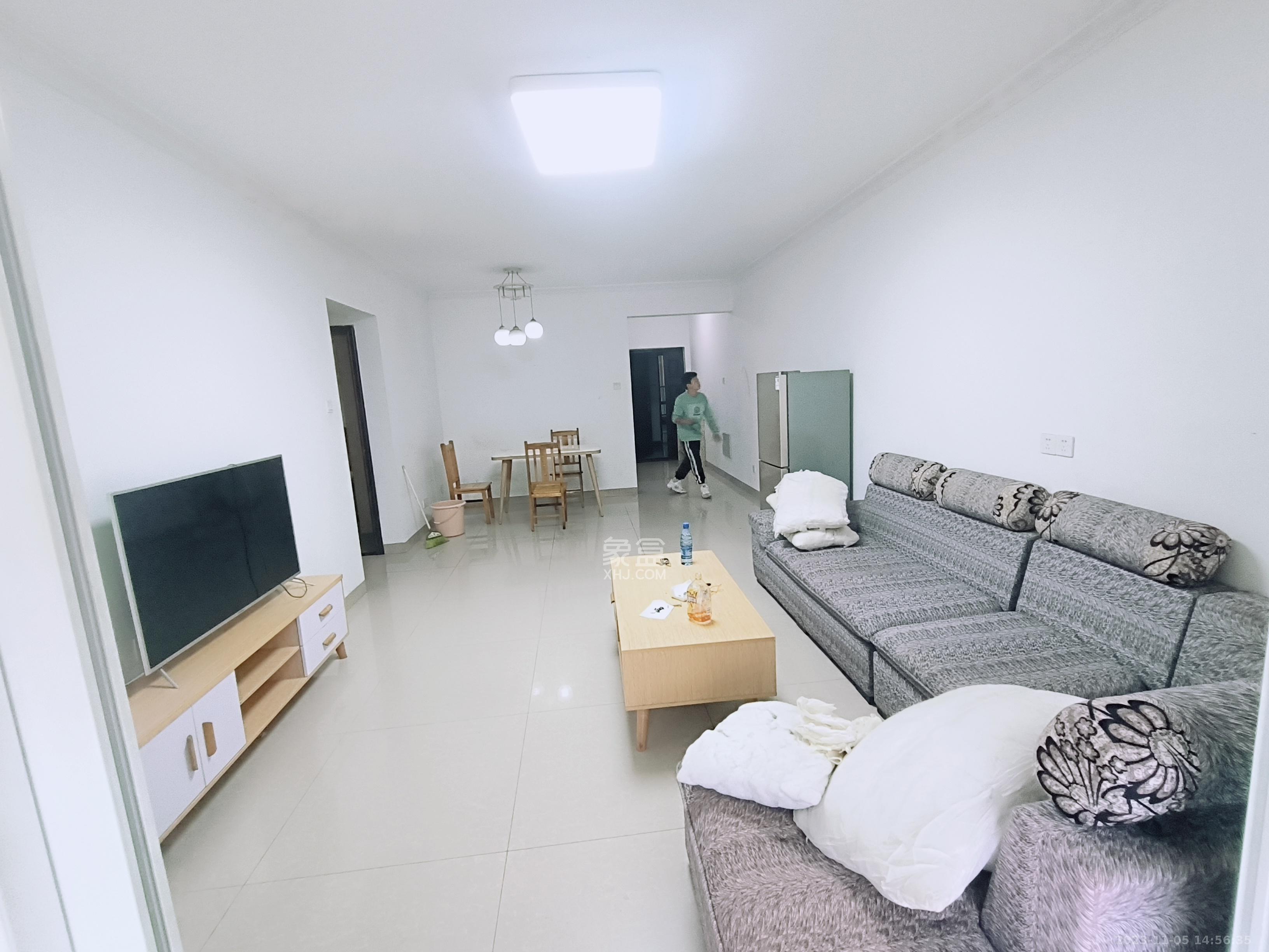 金谷豪庭  3室2厅1卫   1800.00元/月室内图1