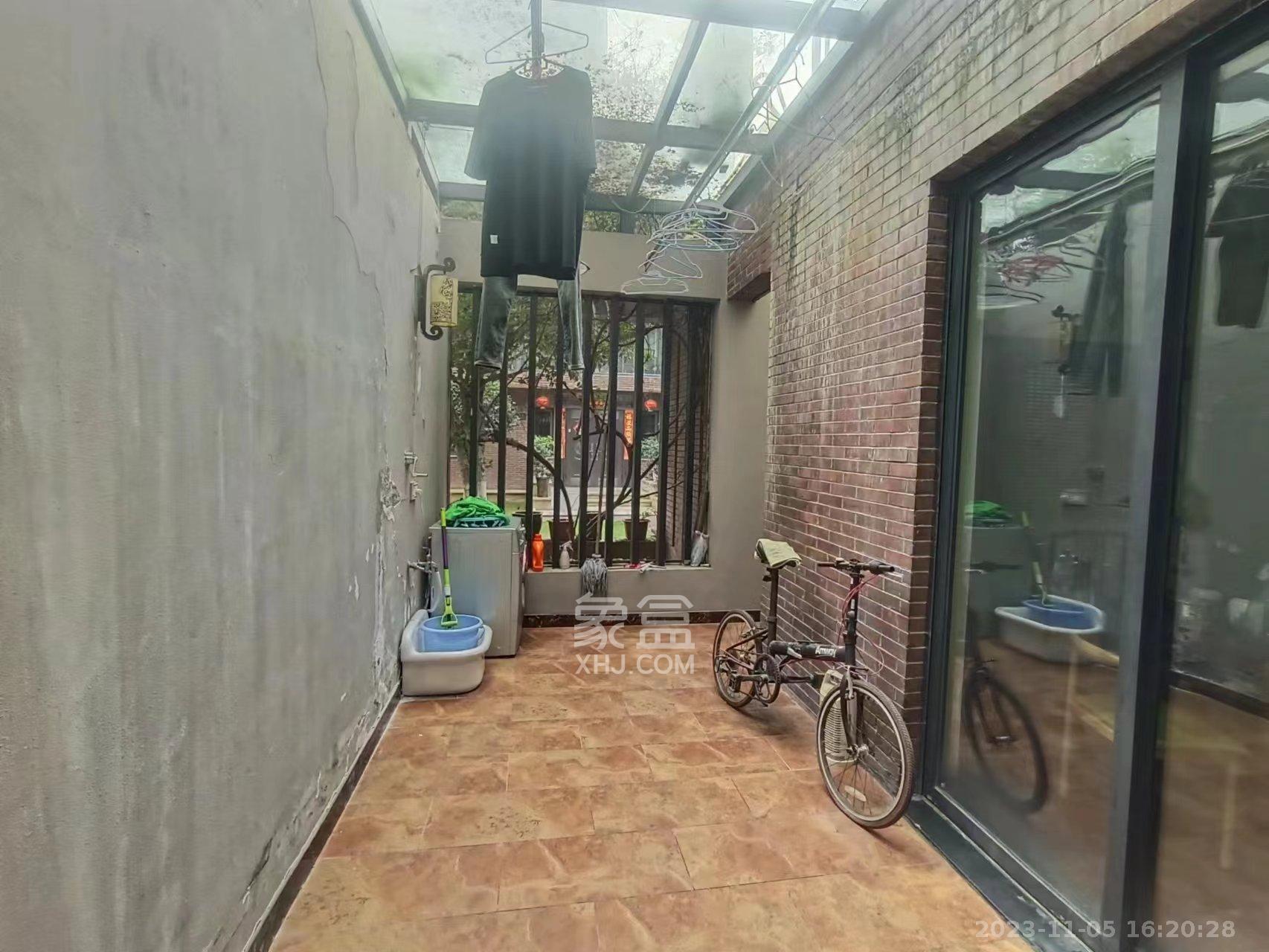 万科城  3室2厅2卫    5600.0元/月室内图