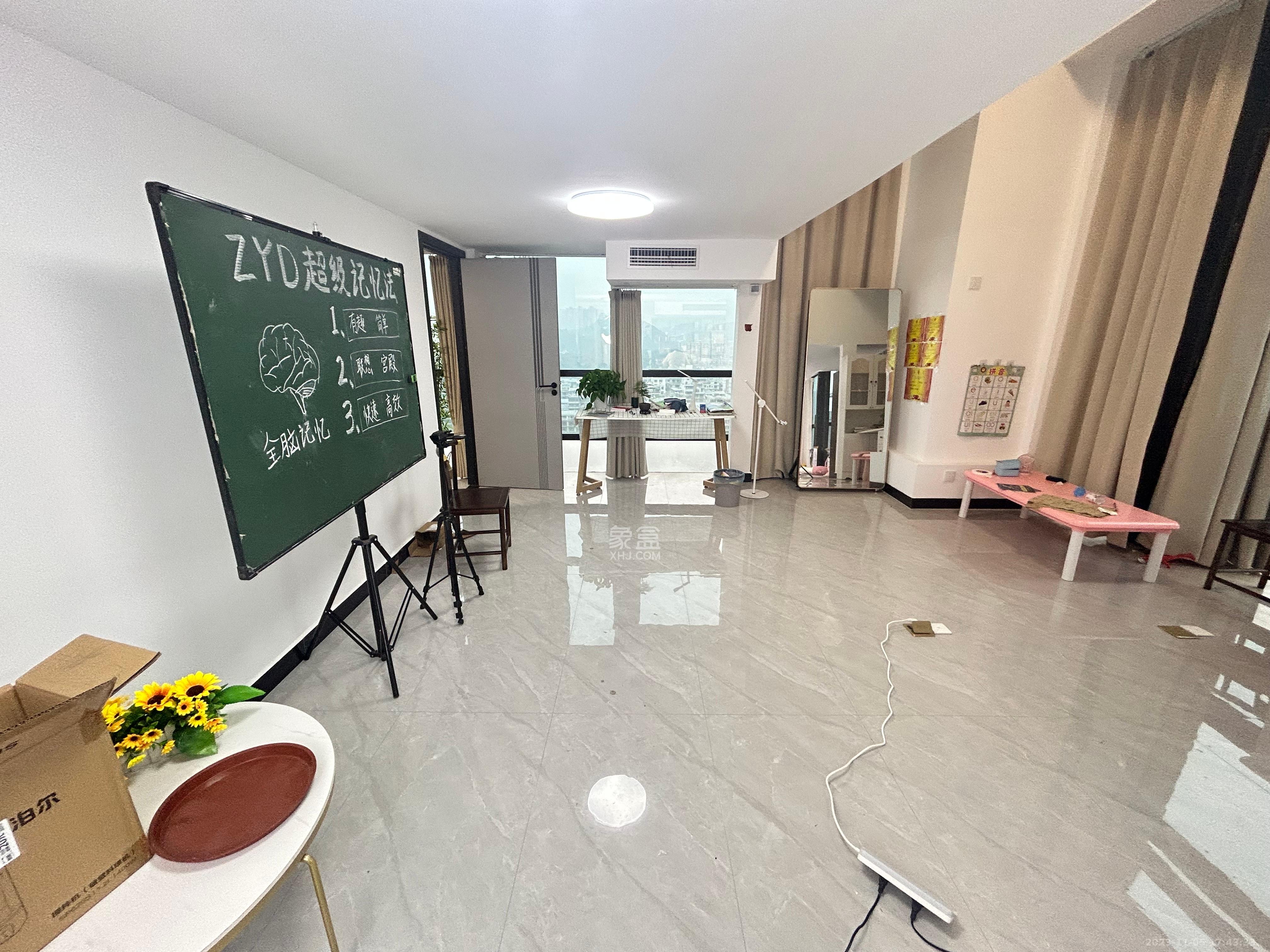长房时代小镇  0室0厅0卫   12000.00元/月室内图