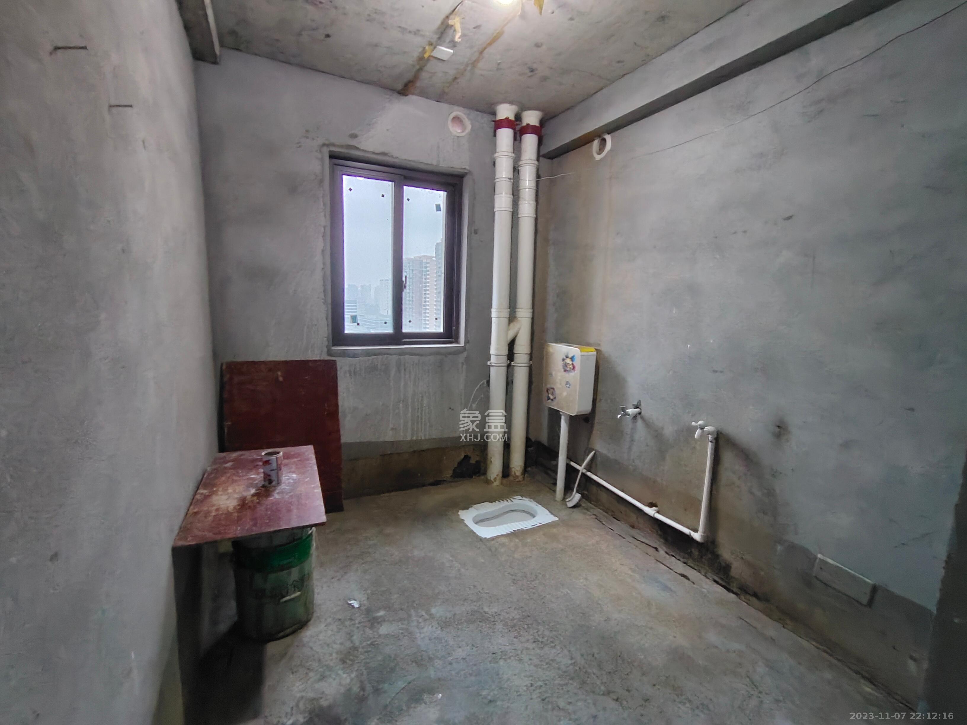 东方美地  3室2厅2卫   1000.00元/月室内图