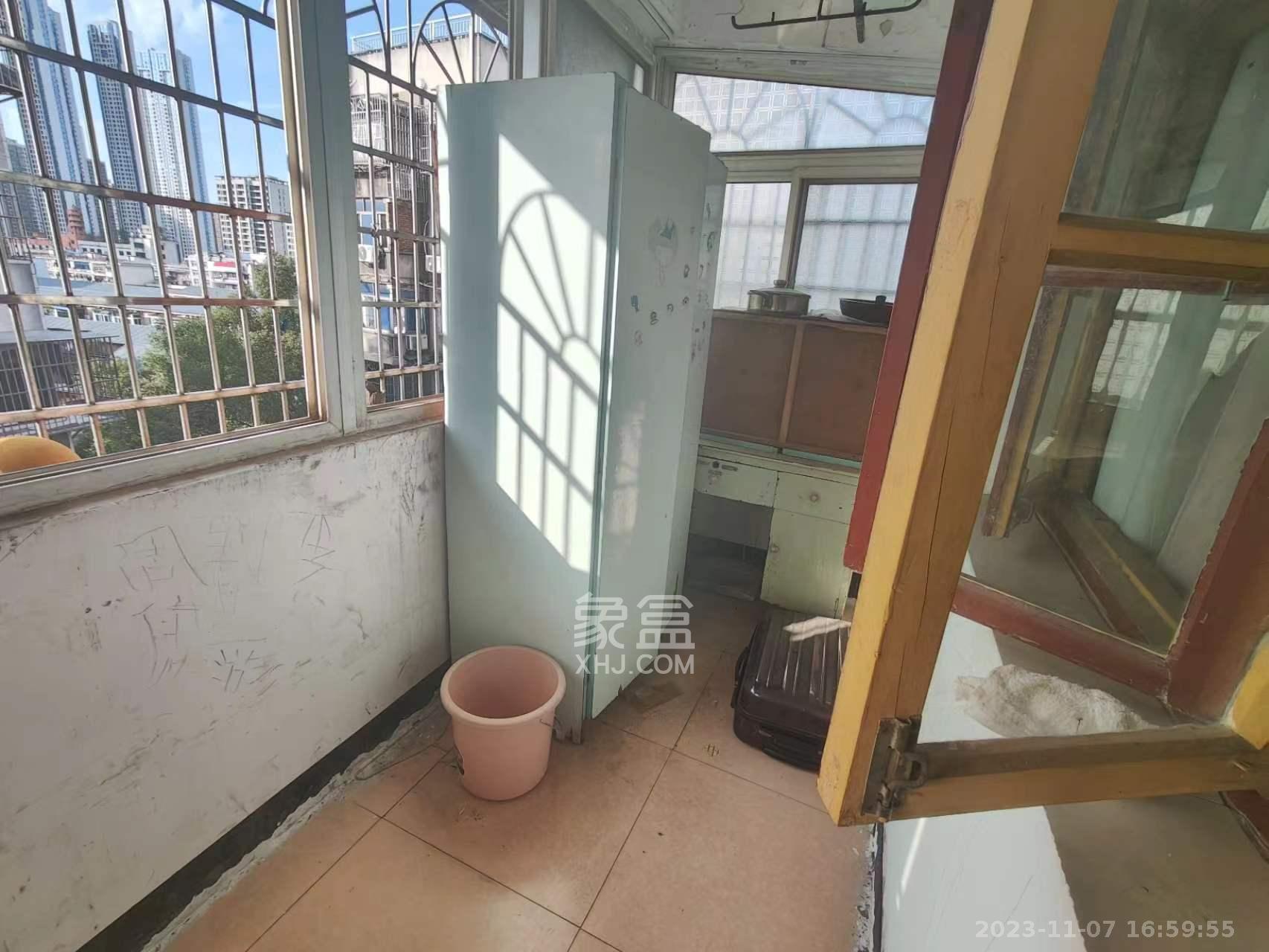 东风路新二村  2室1厅1卫   1500.00元/月室内图