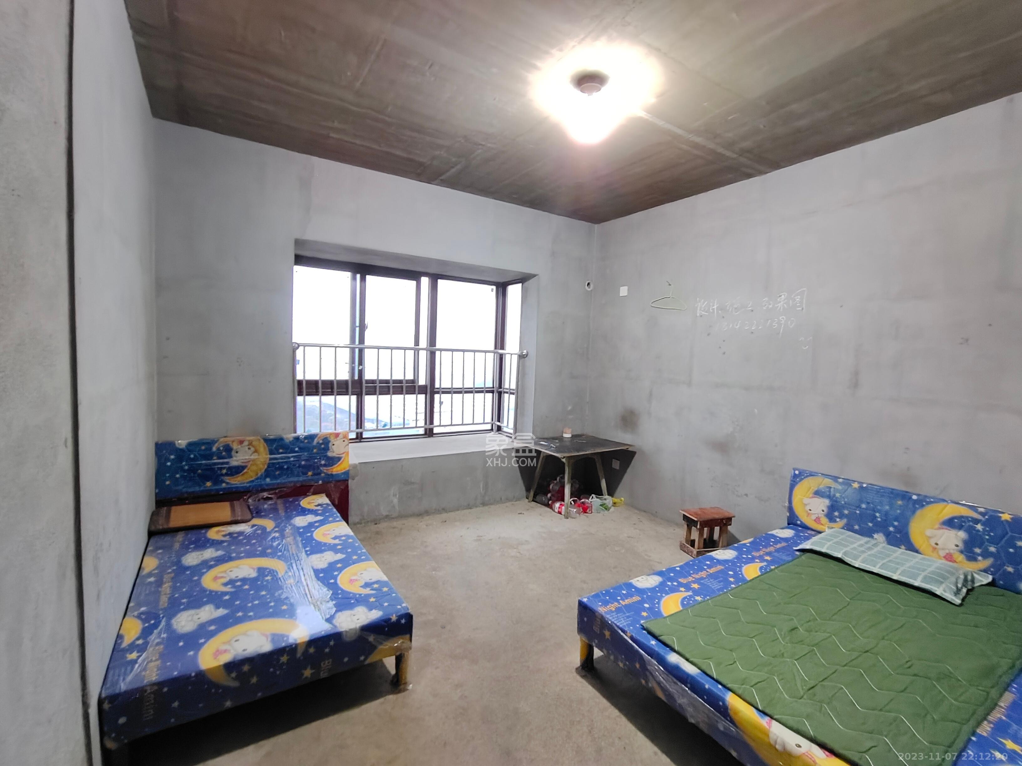 东方美地  3室2厅2卫   1000.00元/月室内图