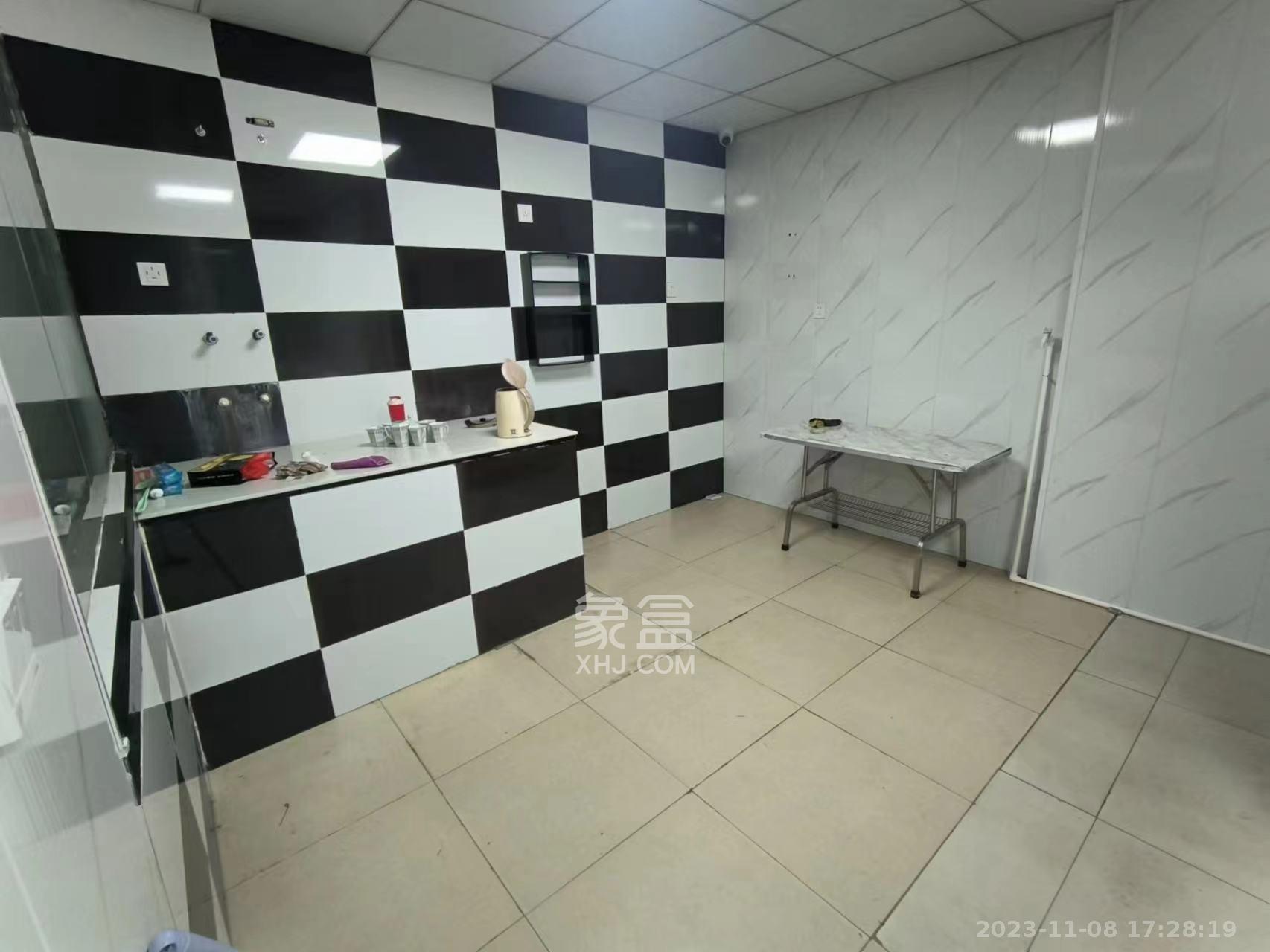 中城丽景香山园  4室2厅2卫   7300.00元/月室内图