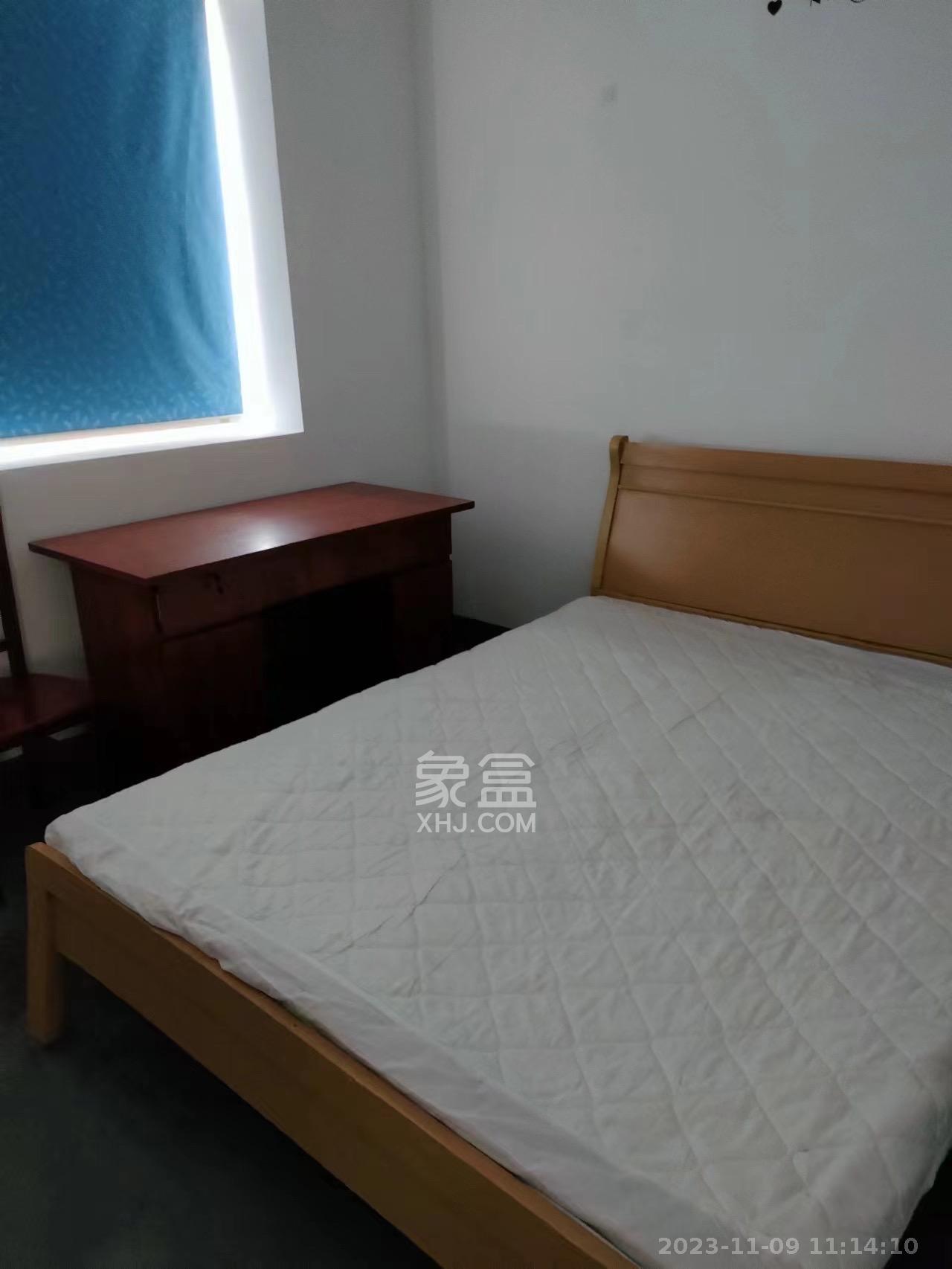 金色比华利  3室2厅1卫   1500.00元/月室内图1