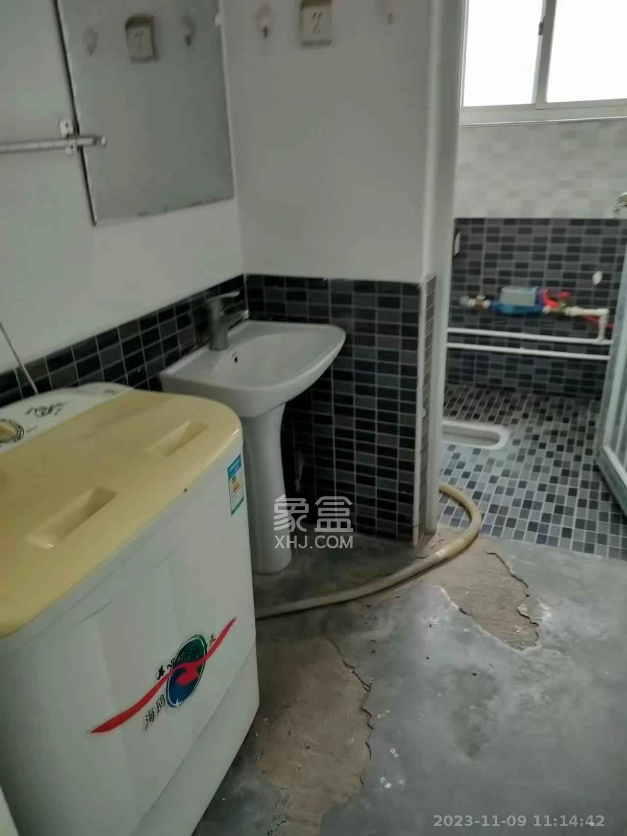 金色比华利  3室2厅1卫   1500.00元/月室内图