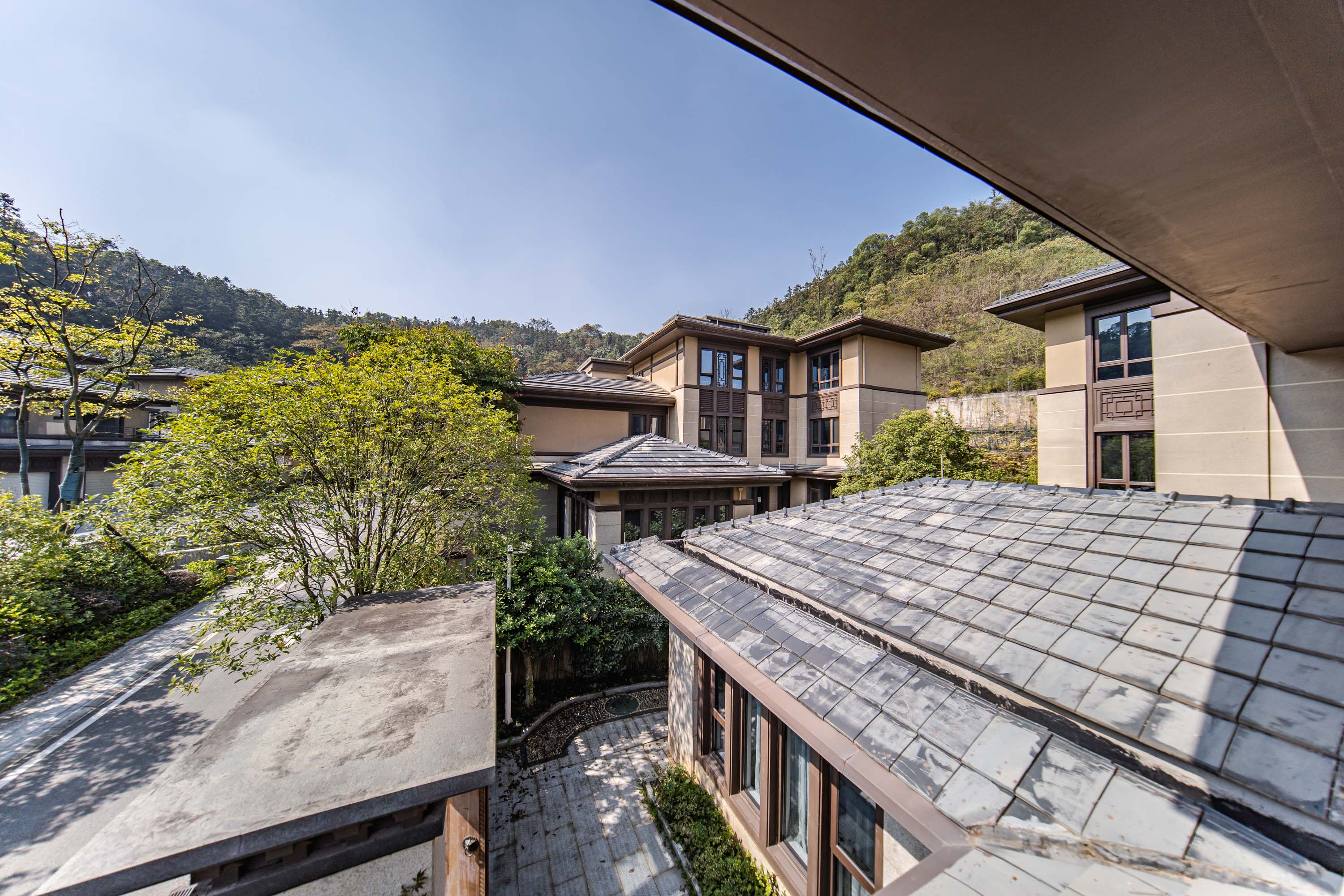 致地龙煕台  6室2厅6卫   1380.00万阳台