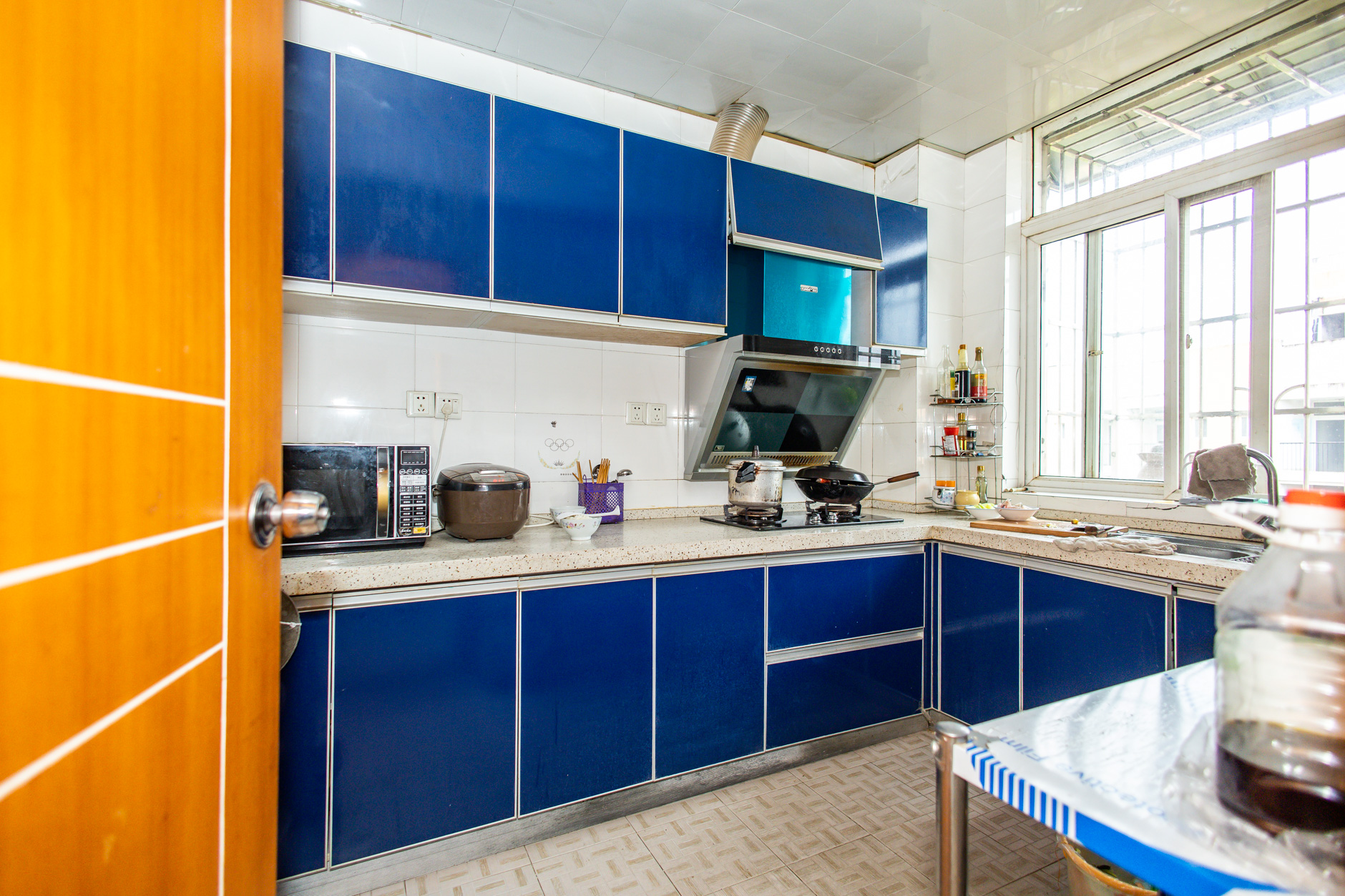 金岸教师公寓 3室2厅2卫 86.0万 金岸教师公寓 3室2厅2卫 86.0万厨房