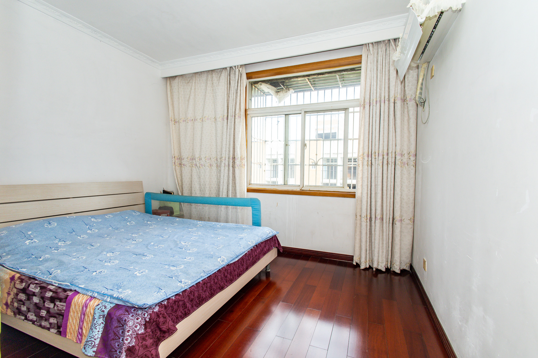 金岸教师公寓 3室2厅2卫 86.0万 金岸教师公寓 3室2厅2卫 86.0万卧室